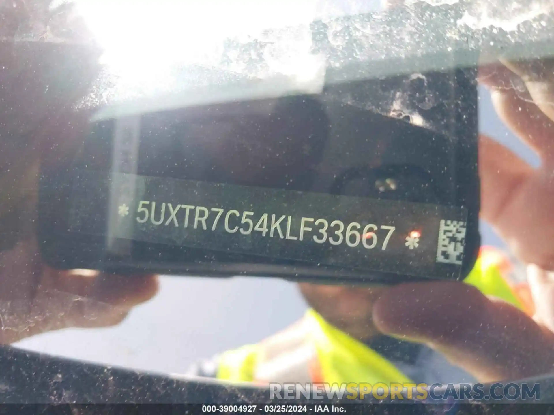 9 Photograph of a damaged car 5UXTR7C54KLF33667 BMW X3 2019