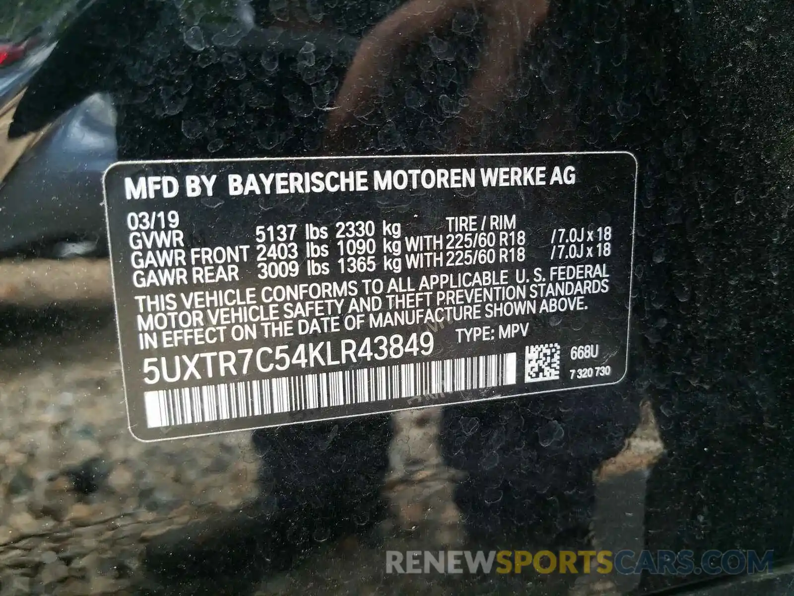 10 Photograph of a damaged car 5UXTR7C54KLR43849 BMW X3 2019