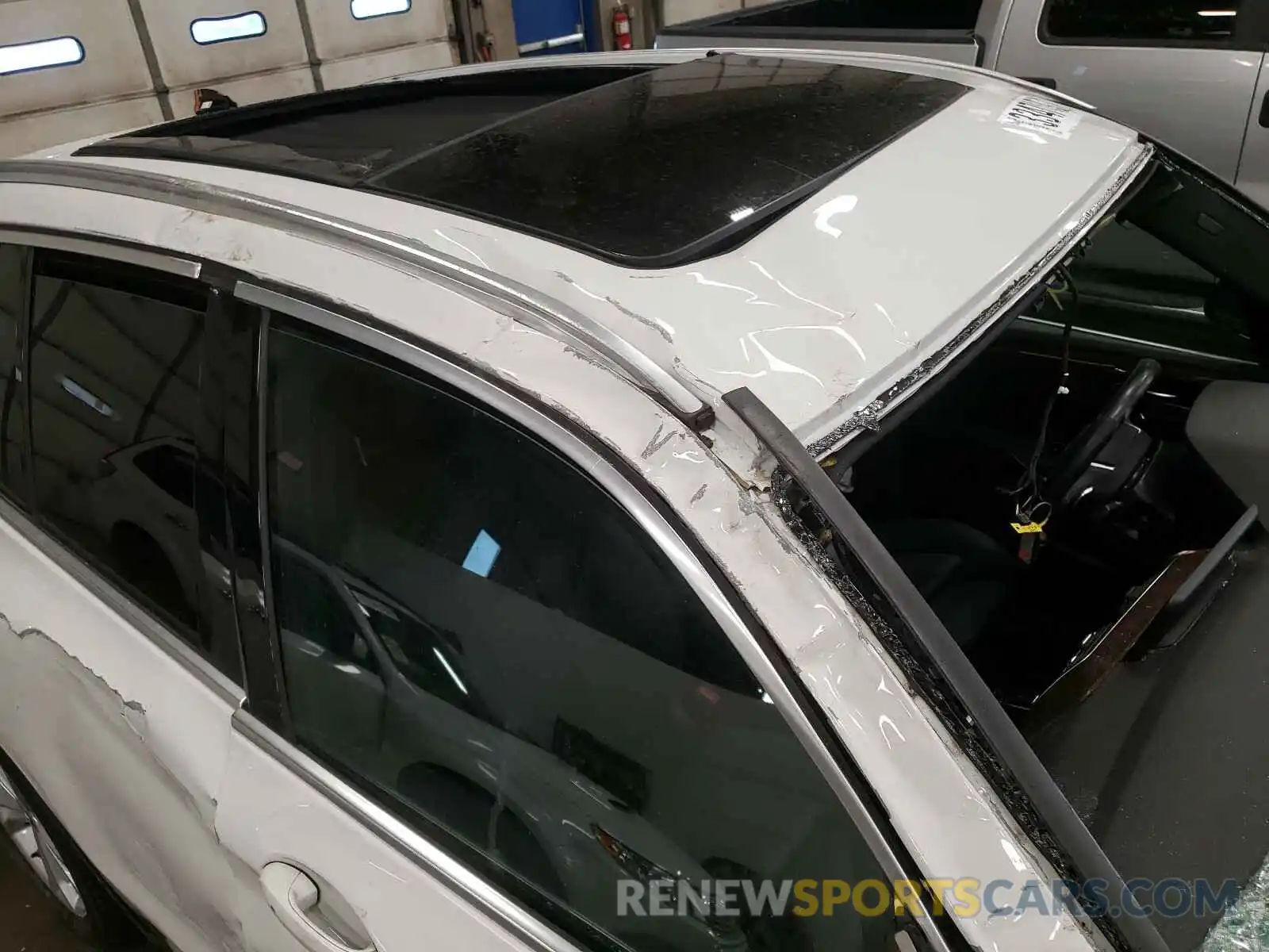 9 Photograph of a damaged car 5UXTR7C54KLR44080 BMW X3 2019