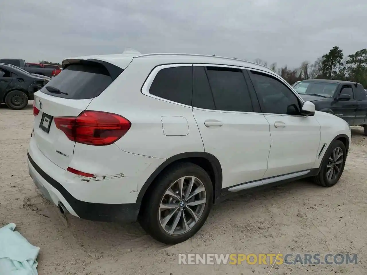 3 Photograph of a damaged car 5UXTR7C54KLR48680 BMW X3 2019