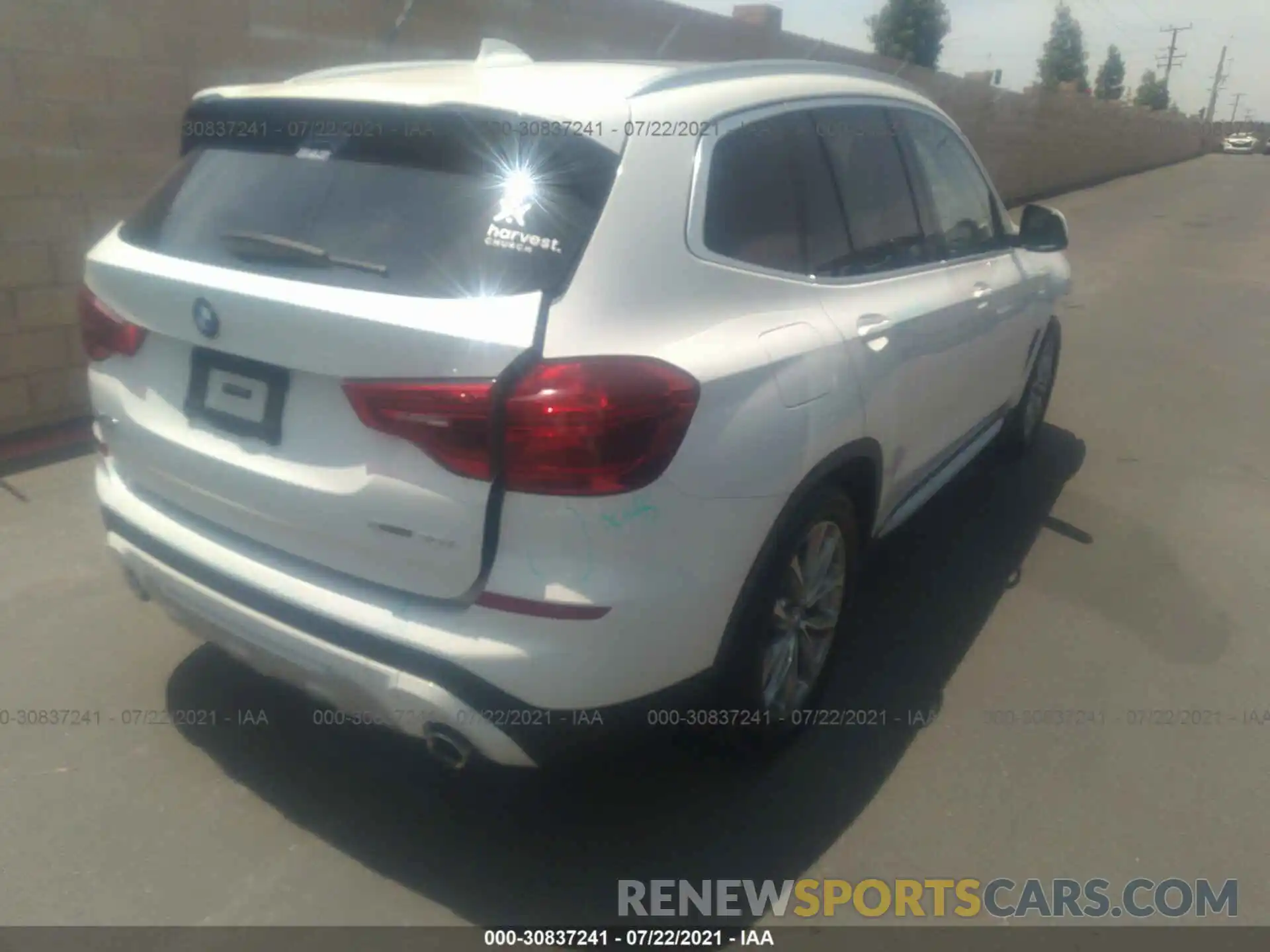 4 Photograph of a damaged car 5UXTR7C54KLR50137 BMW X3 2019