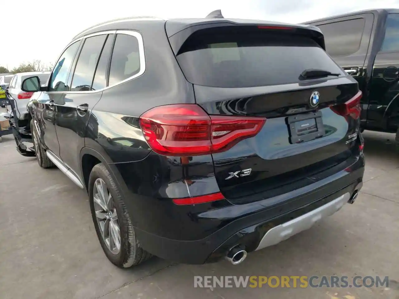 3 Photograph of a damaged car 5UXTR7C55KLR45156 BMW X3 2019