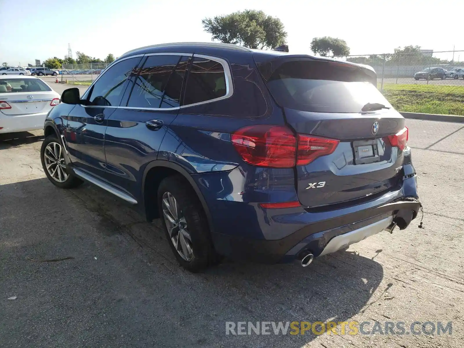 3 Photograph of a damaged car 5UXTR7C55KLR45898 BMW X3 2019