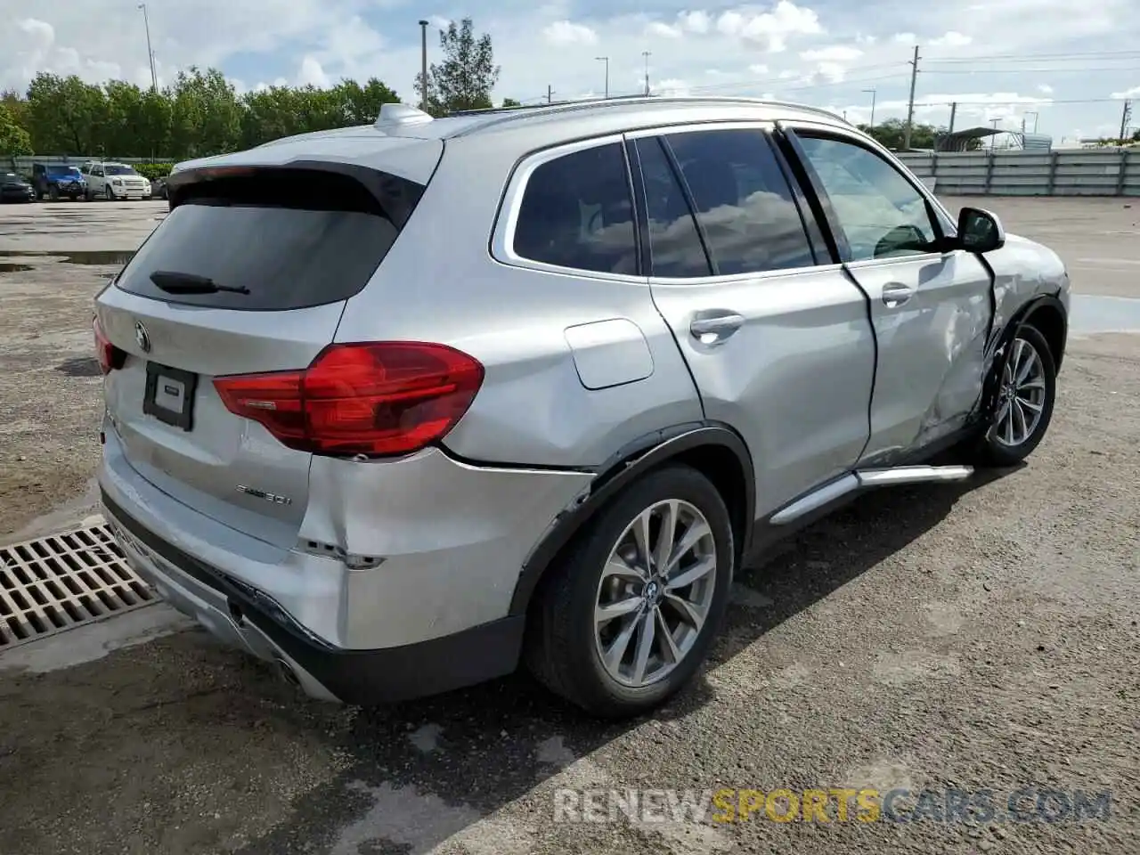 4 Фотография поврежденного автомобиля 5UXTR7C55KLR45982 BMW X3 2019