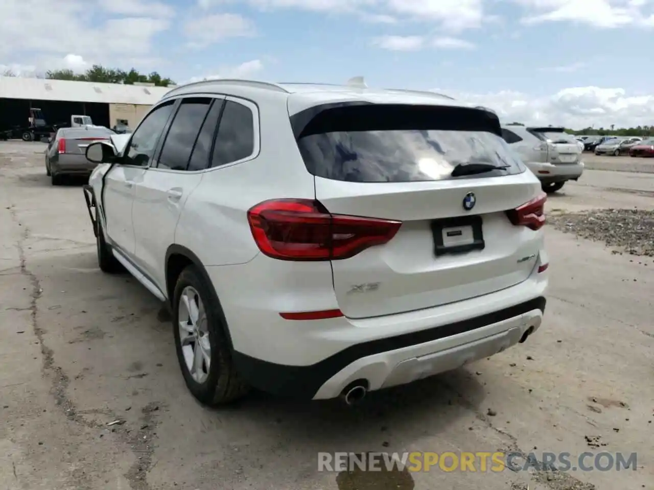 3 Photograph of a damaged car 5UXTR7C55KLR50048 BMW X3 2019