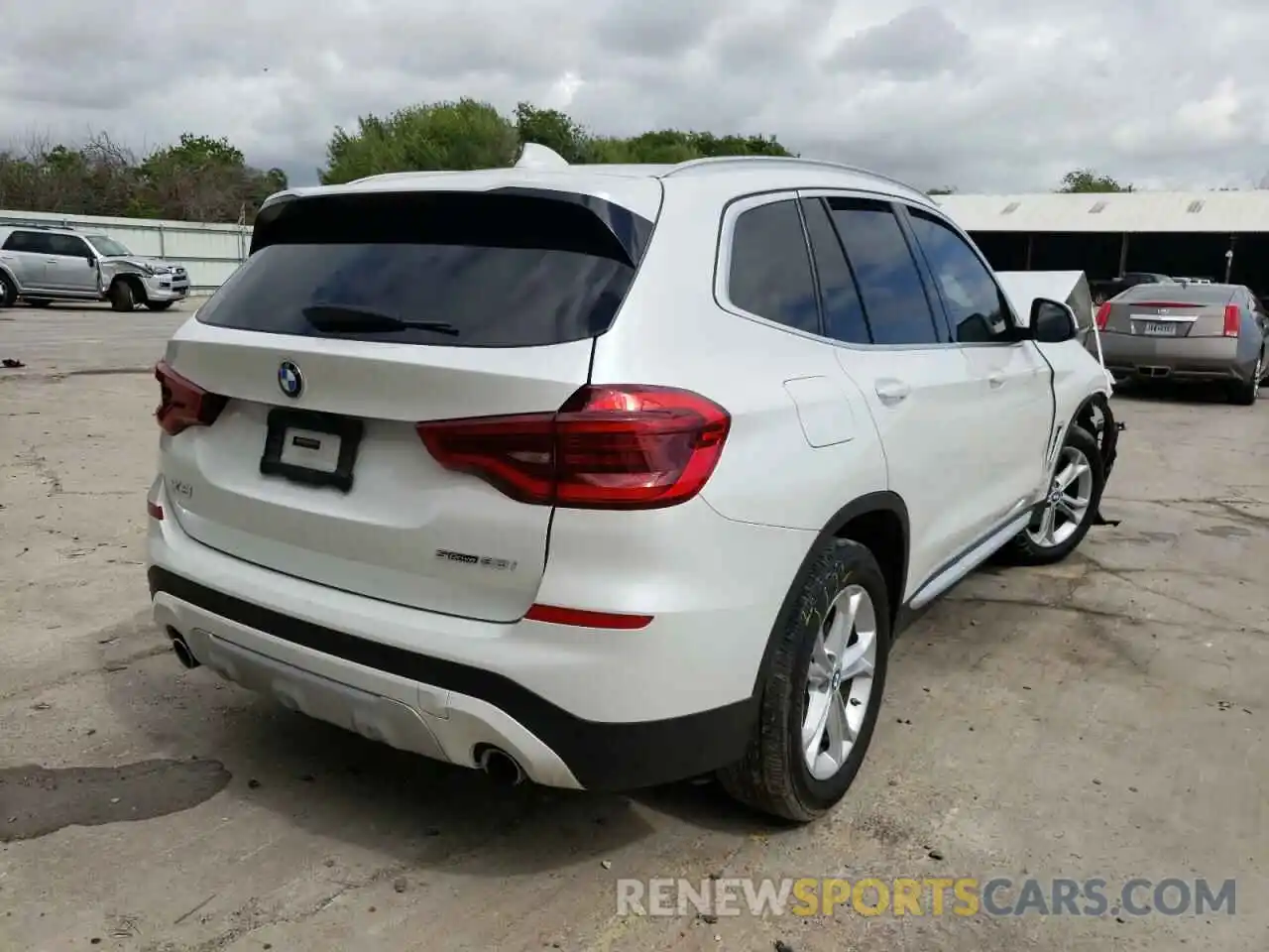 4 Photograph of a damaged car 5UXTR7C55KLR50048 BMW X3 2019