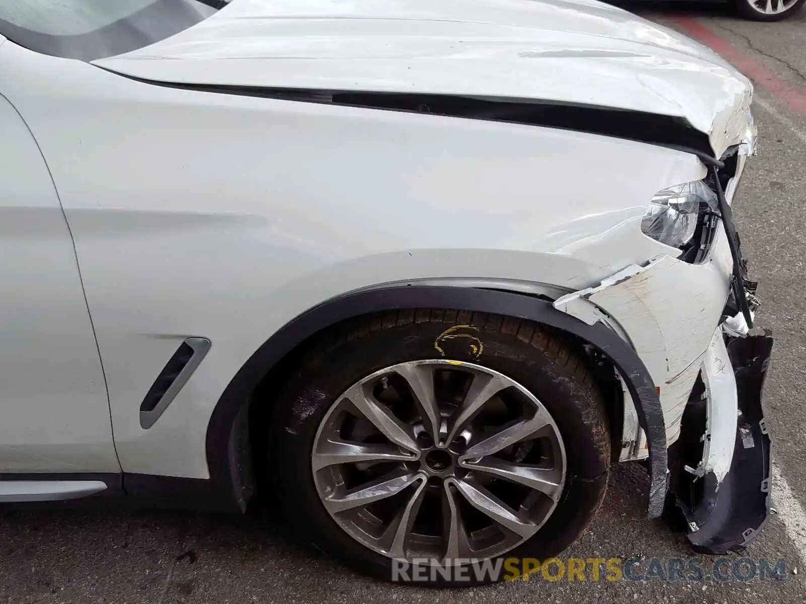 9 Photograph of a damaged car 5UXTR7C55KLR51295 BMW X3 2019