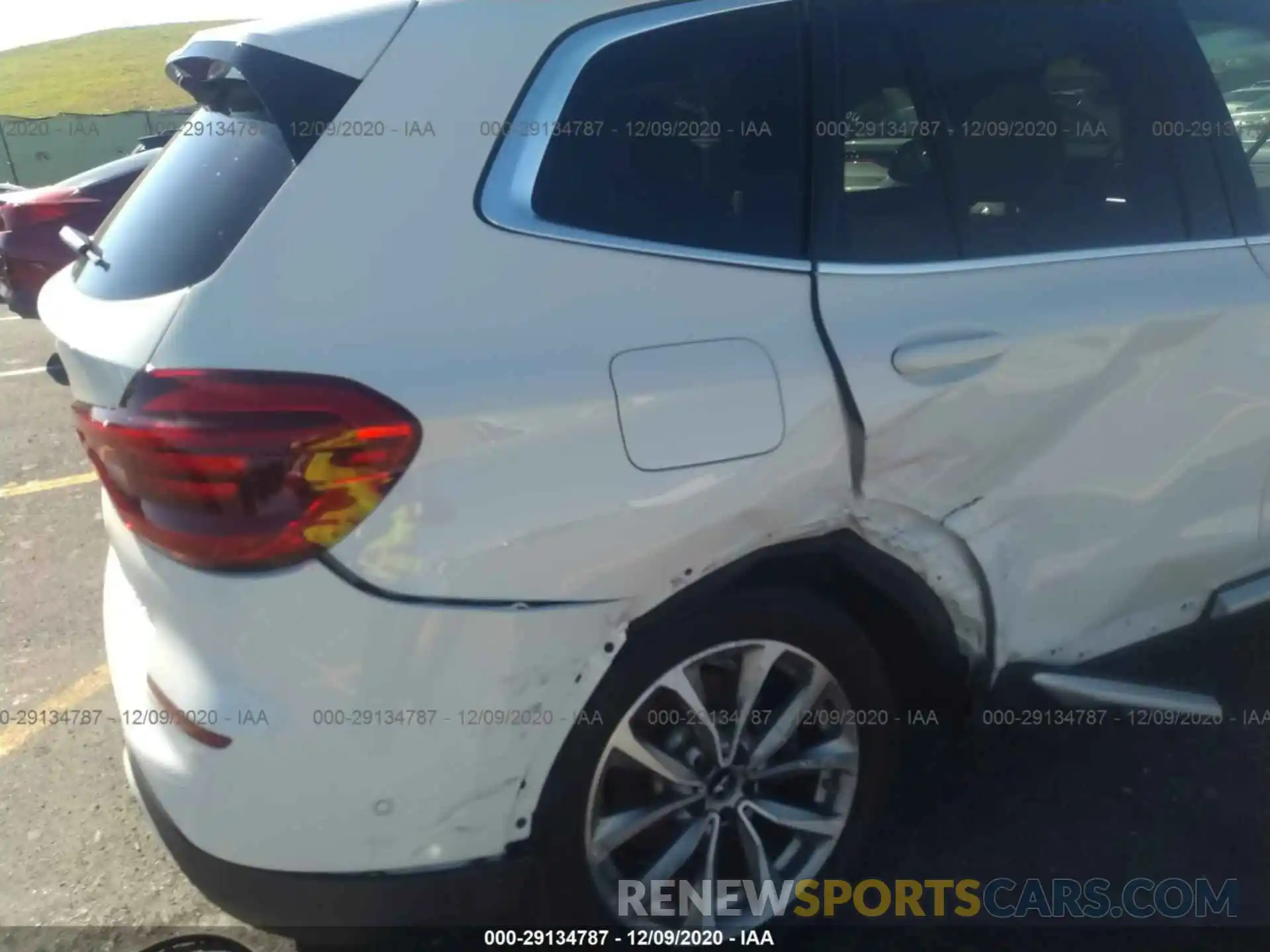 6 Photograph of a damaged car 5UXTR7C55KLR52284 BMW X3 2019