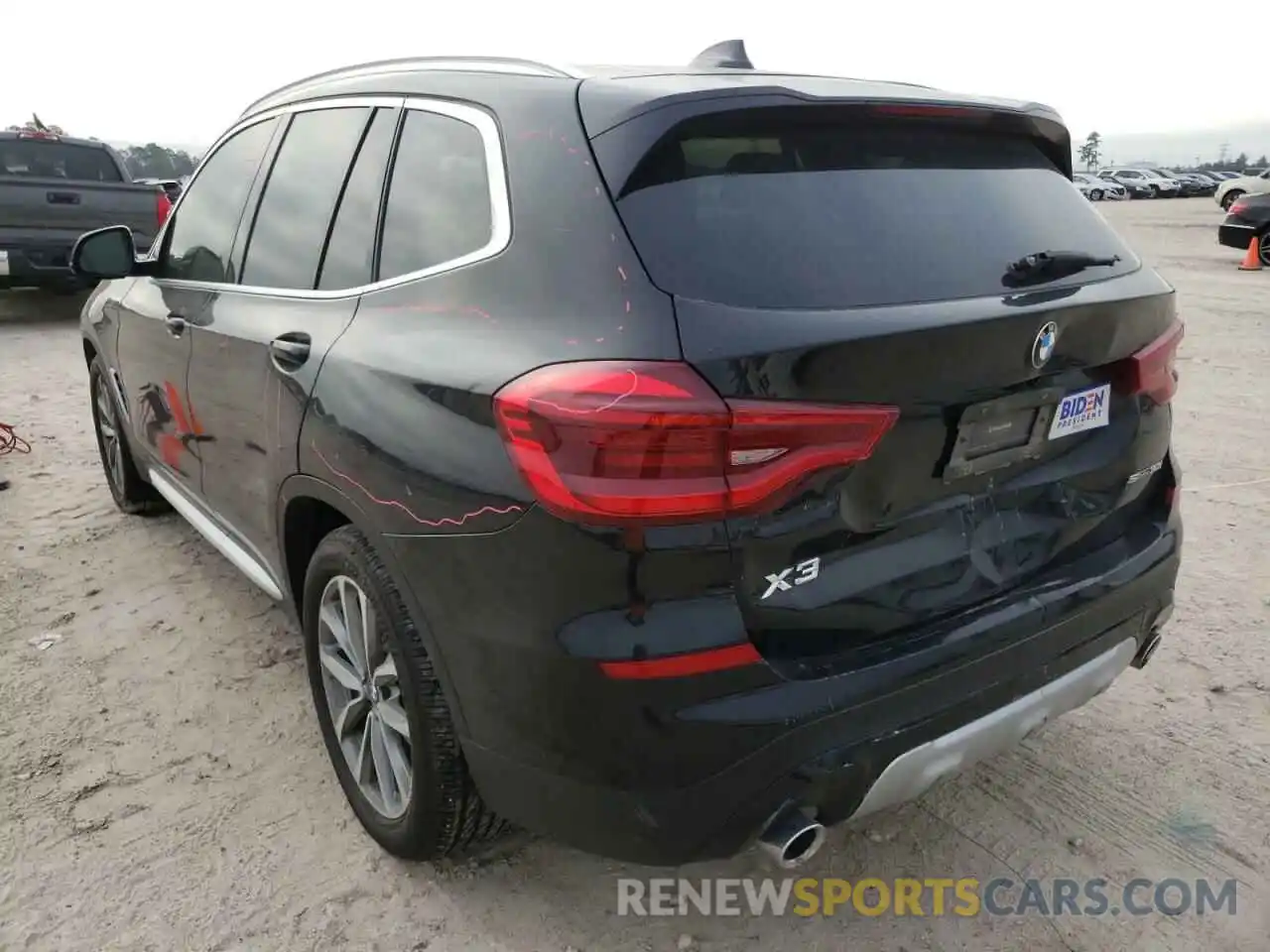 3 Photograph of a damaged car 5UXTR7C56KLE96055 BMW X3 2019