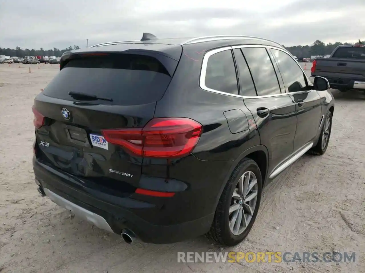 4 Photograph of a damaged car 5UXTR7C56KLE96055 BMW X3 2019