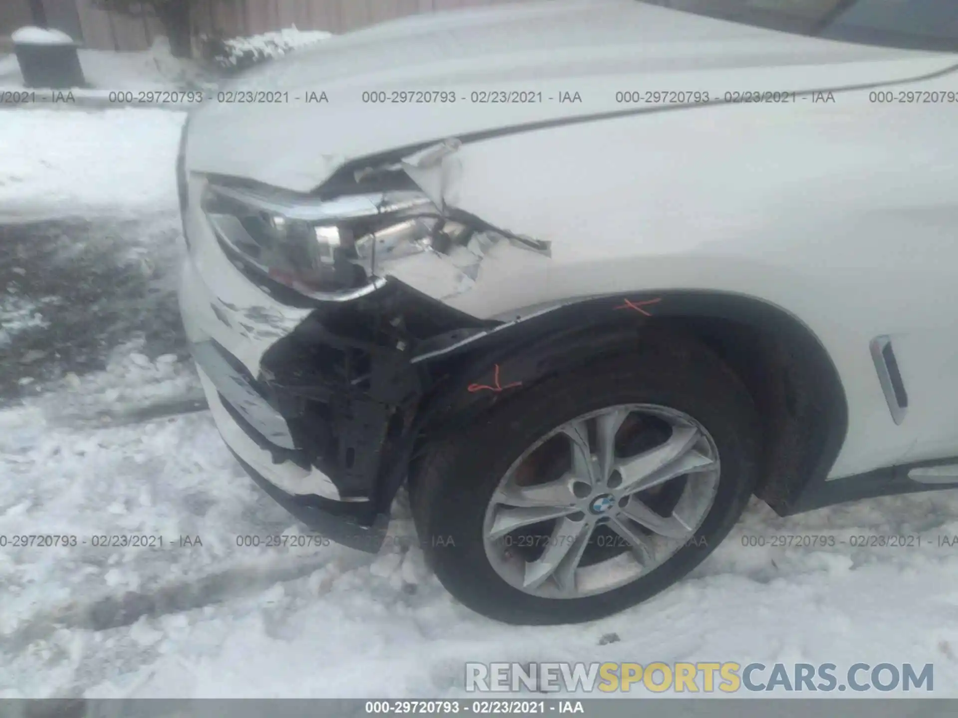 6 Photograph of a damaged car 5UXTR7C56KLR44596 BMW X3 2019