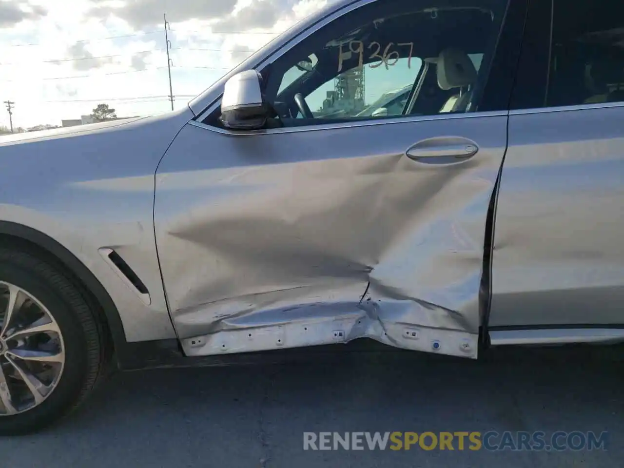 9 Photograph of a damaged car 5UXTR7C56KLR47742 BMW X3 2019