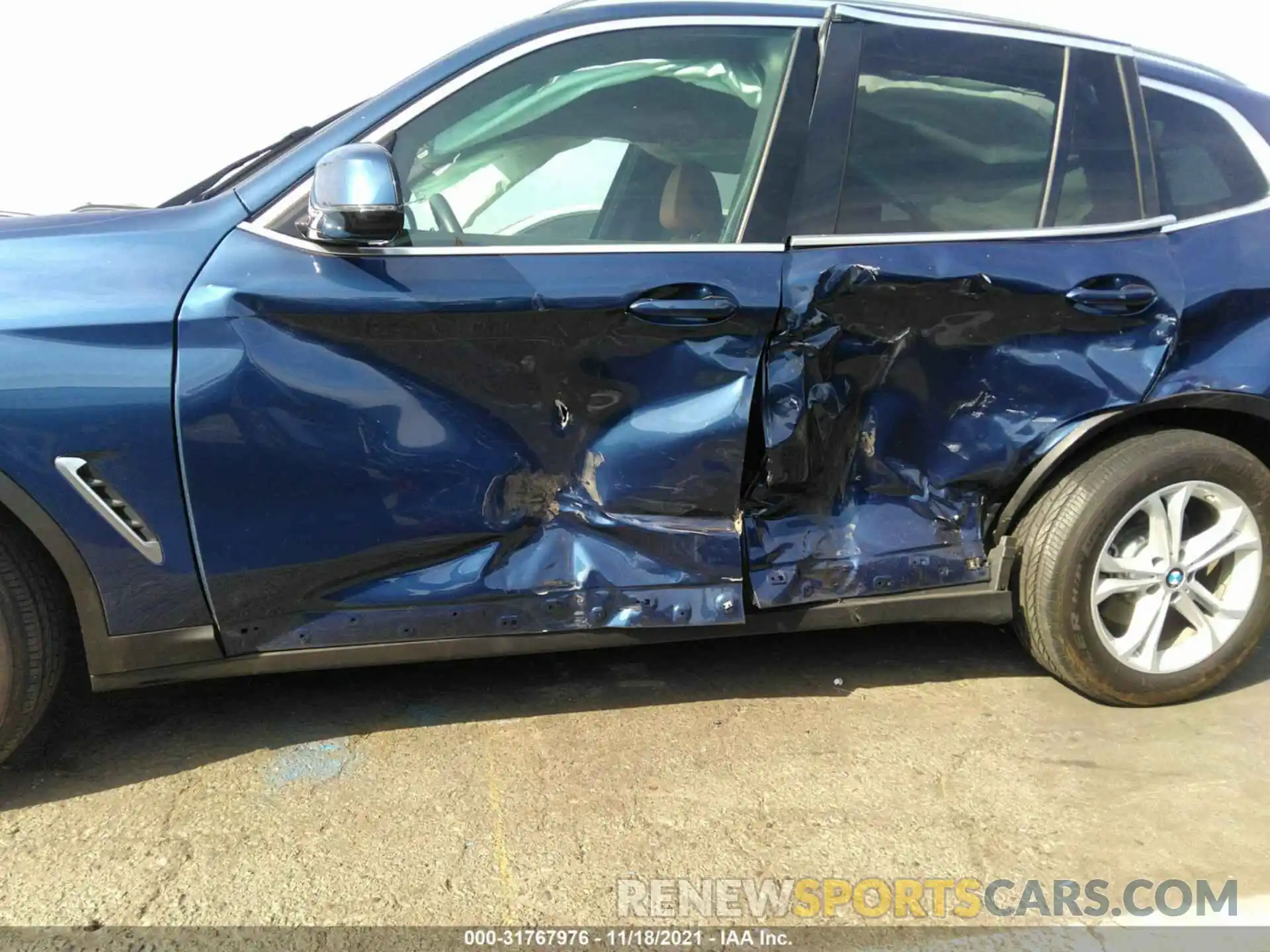 6 Photograph of a damaged car 5UXTR7C56KLR48292 BMW X3 2019