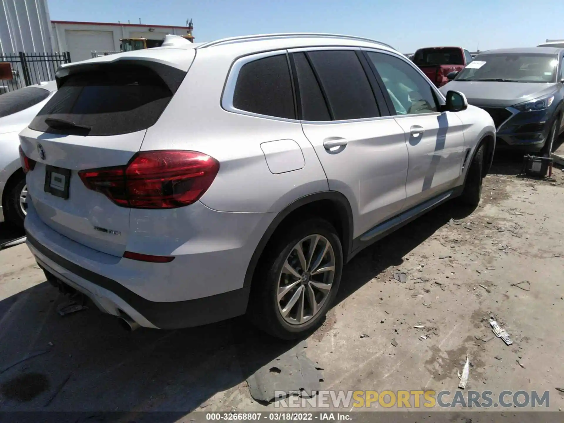 4 Фотография поврежденного автомобиля 5UXTR7C57KLF29029 BMW X3 2019