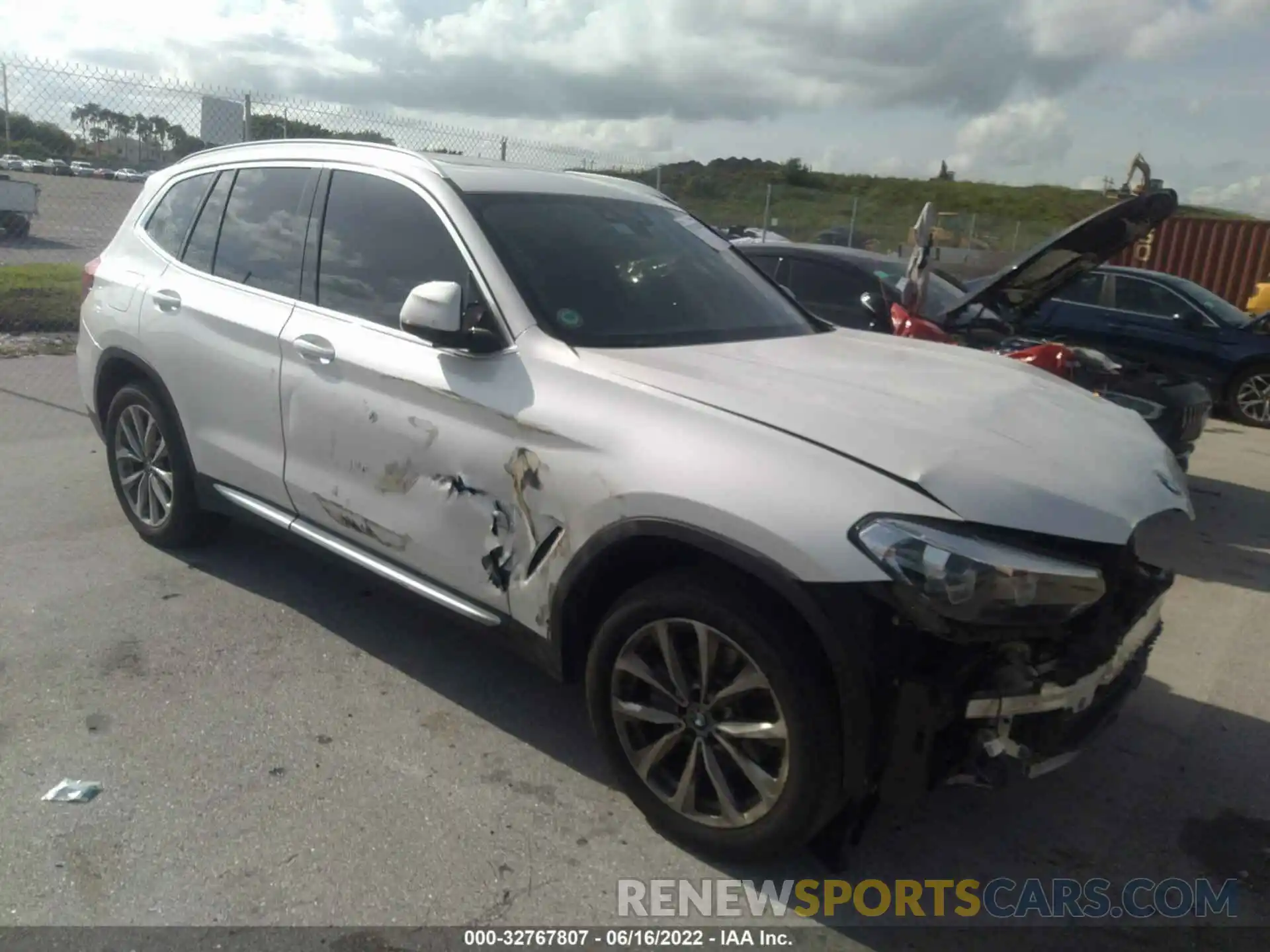 1 Photograph of a damaged car 5UXTR7C57KLF33159 BMW X3 2019