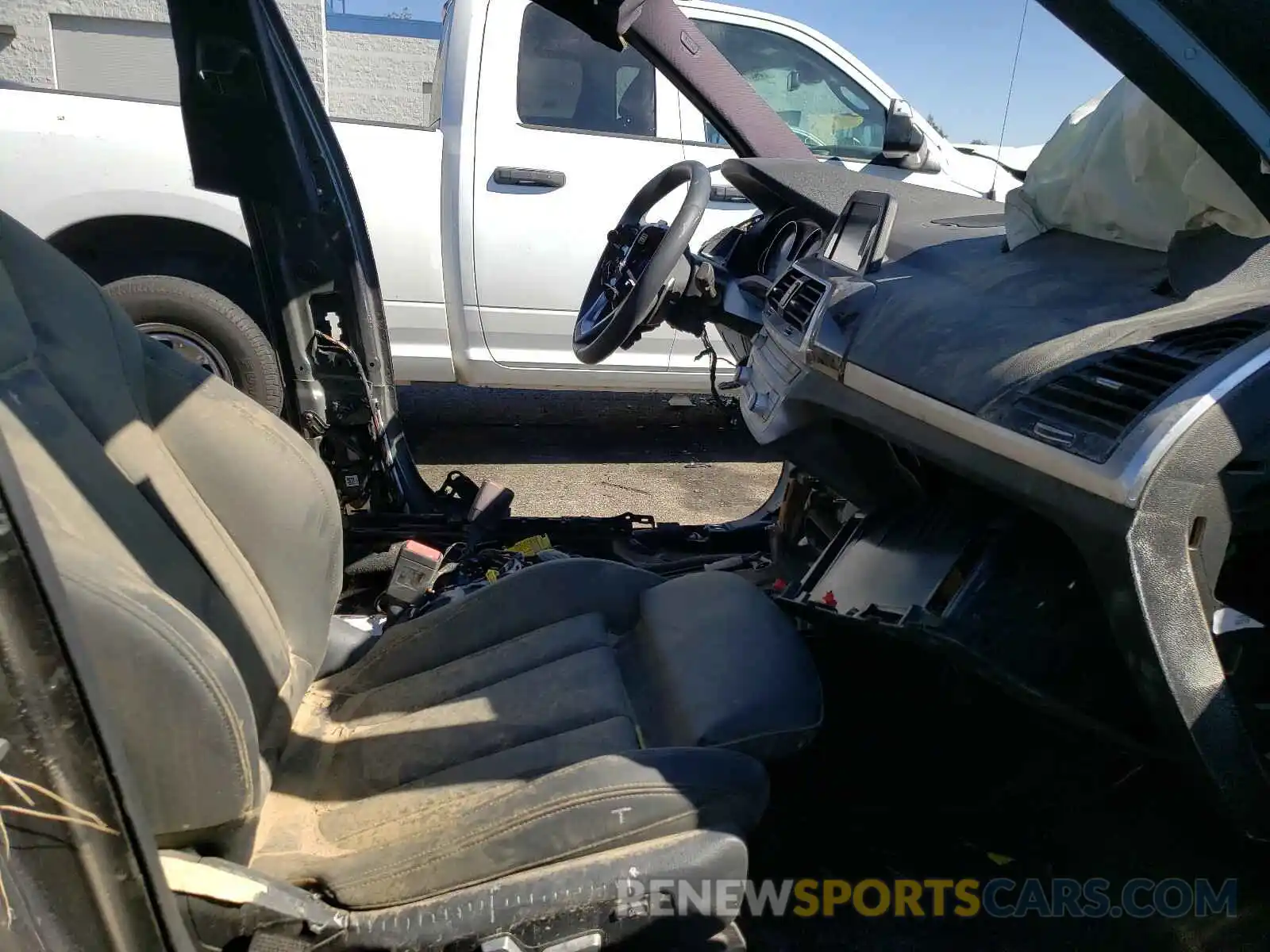 5 Photograph of a damaged car 5UXTR7C57KLF34067 BMW X3 2019