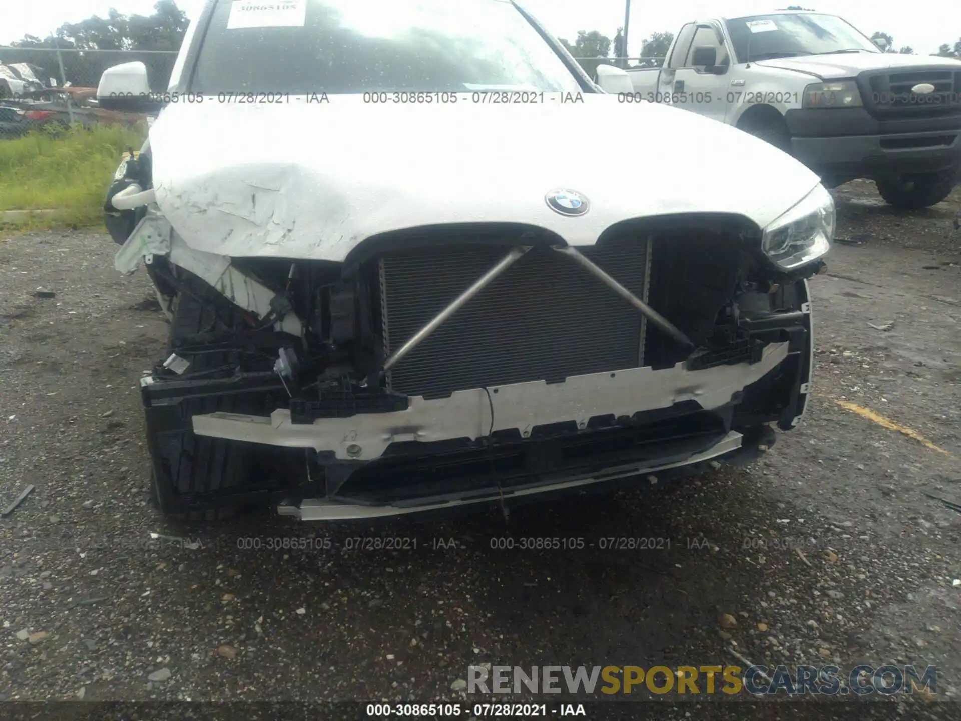 6 Photograph of a damaged car 5UXTR7C57KLF35087 BMW X3 2019