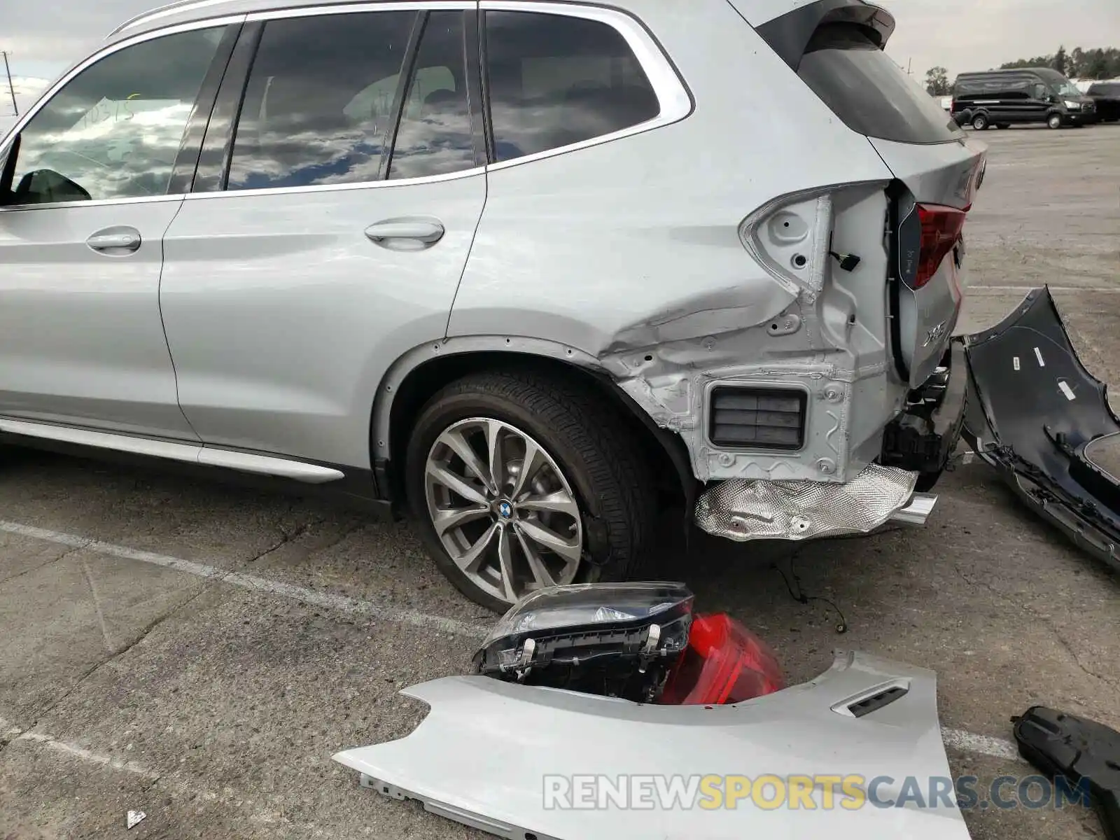 9 Photograph of a damaged car 5UXTR7C57KLR50830 BMW X3 2019