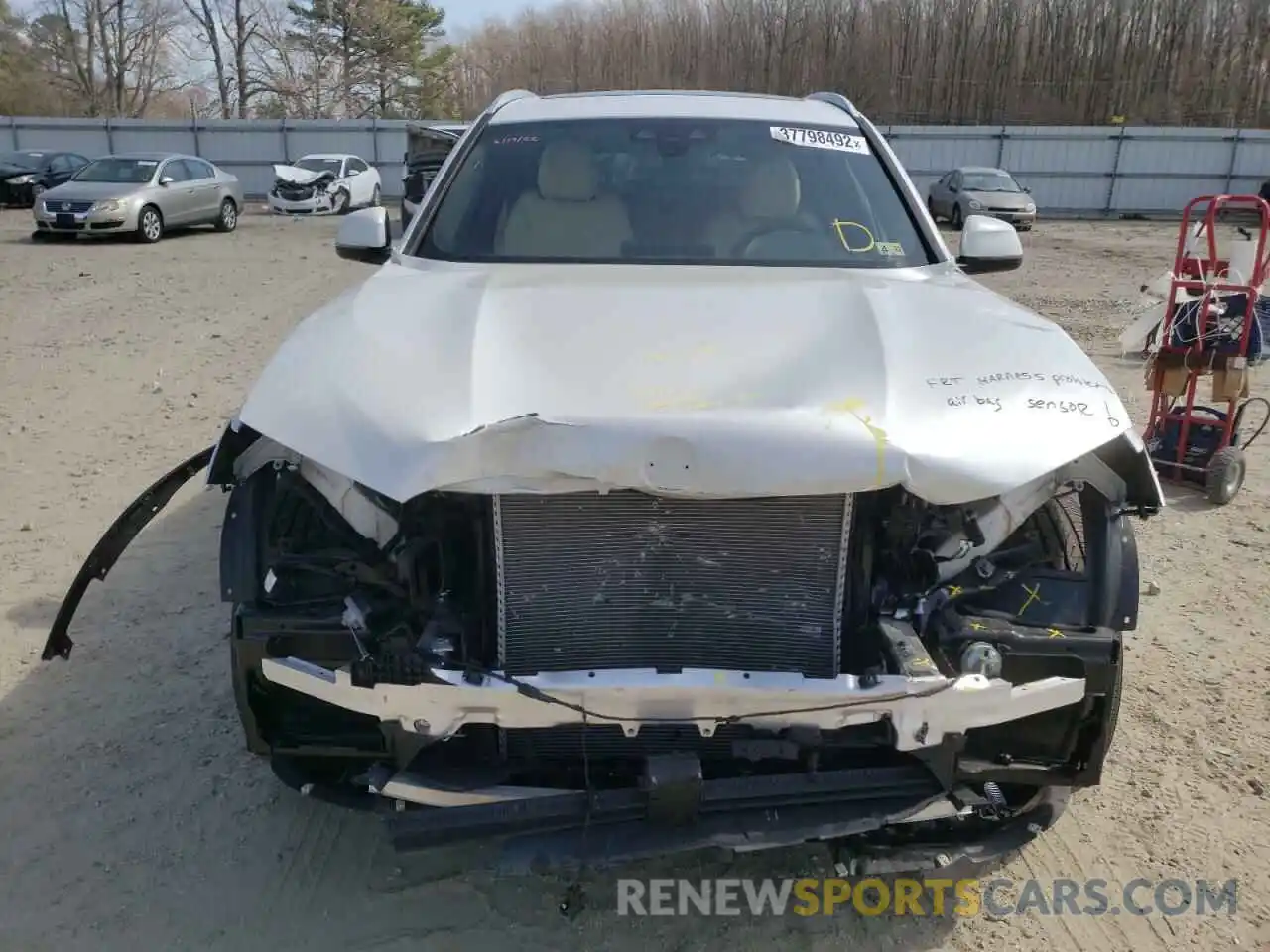 9 Photograph of a damaged car 5UXTR7C58KLE88927 BMW X3 2019