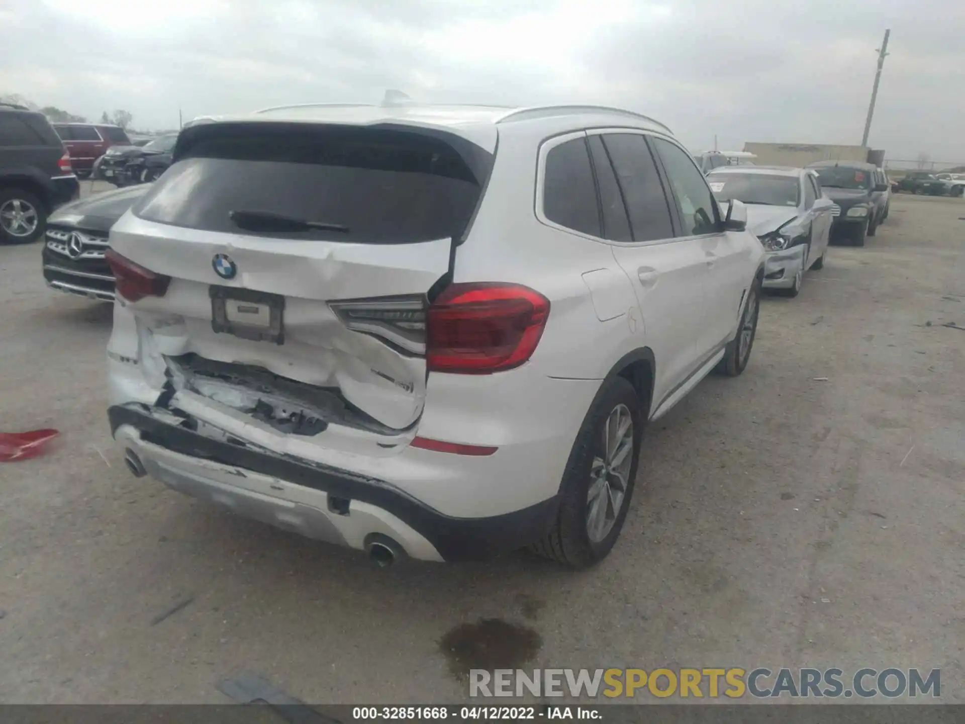 4 Фотография поврежденного автомобиля 5UXTR7C58KLF26768 BMW X3 2019