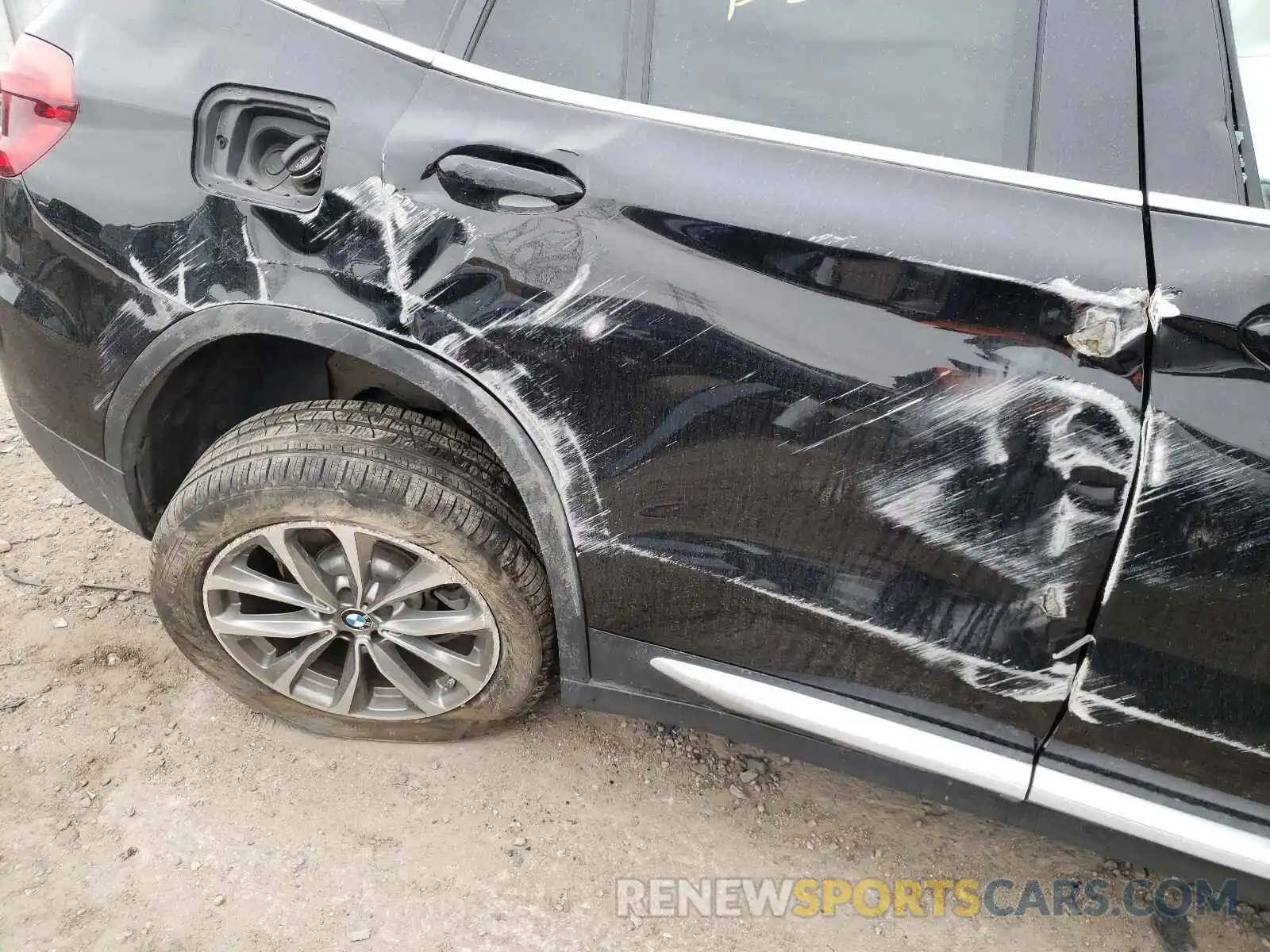 9 Photograph of a damaged car 5UXTR7C58KLF36717 BMW X3 2019