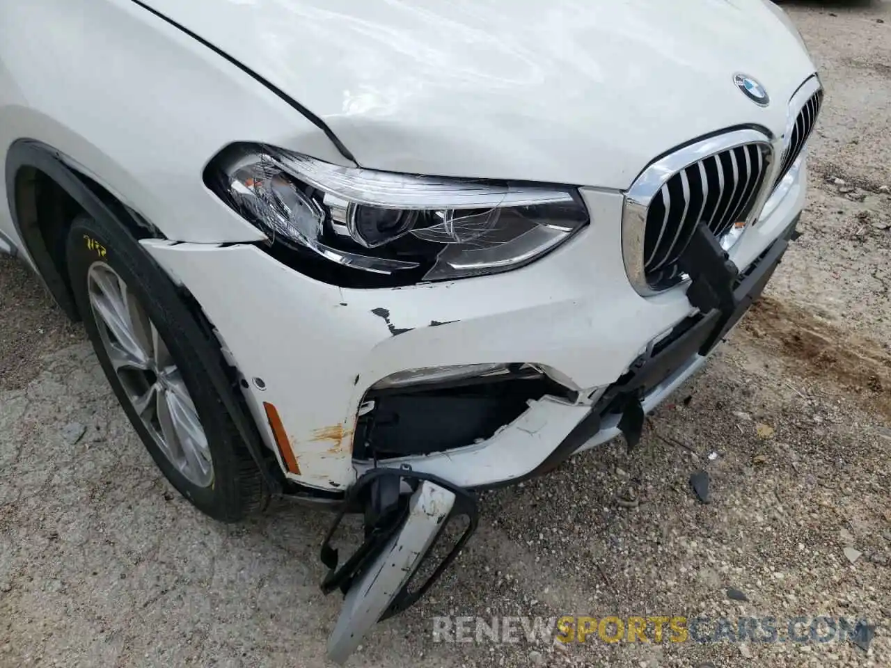 9 Photograph of a damaged car 5UXTR7C58KLR52697 BMW X3 2019