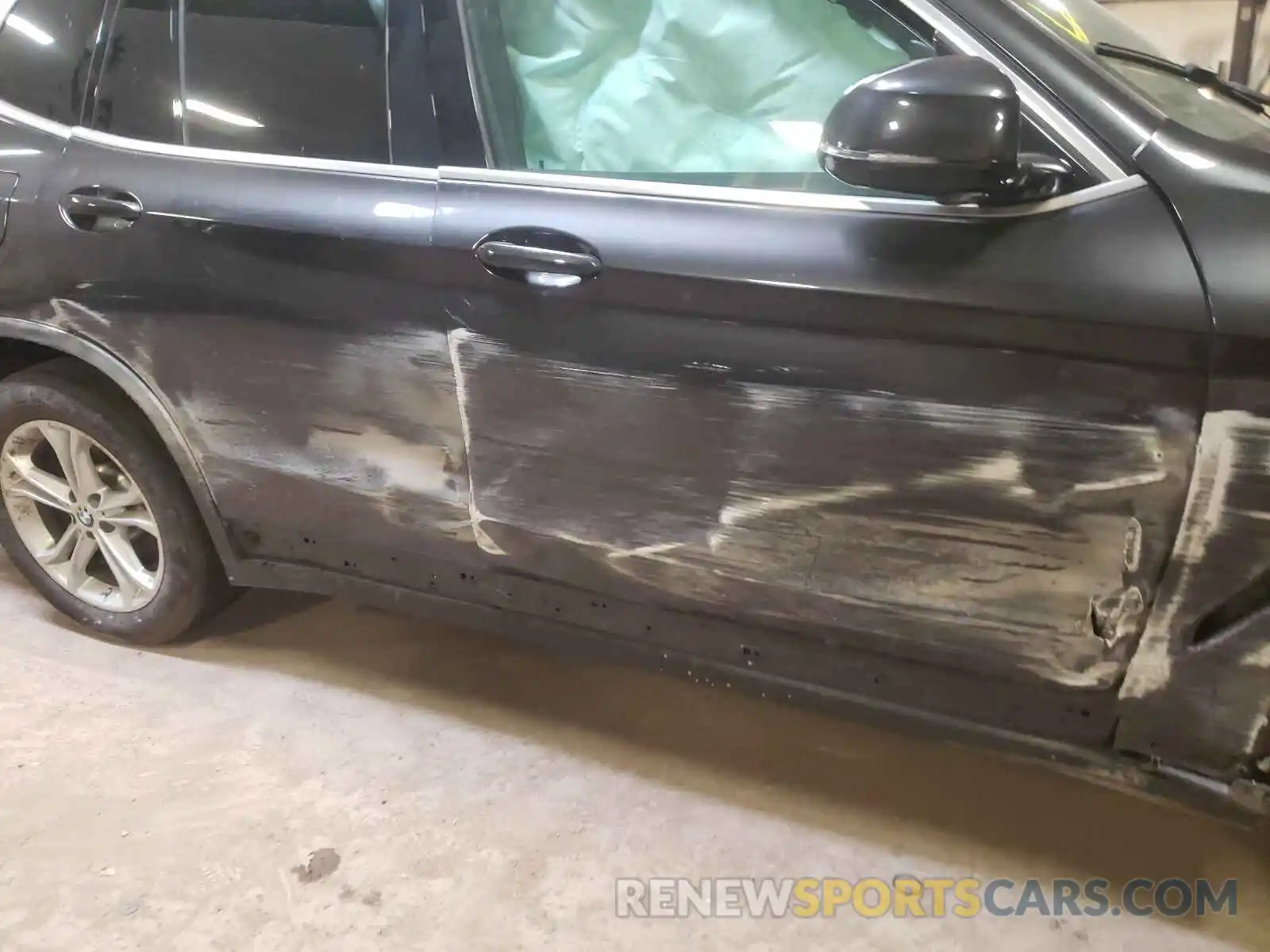 9 Photograph of a damaged car 5UXTR7C58KLR53767 BMW X3 2019