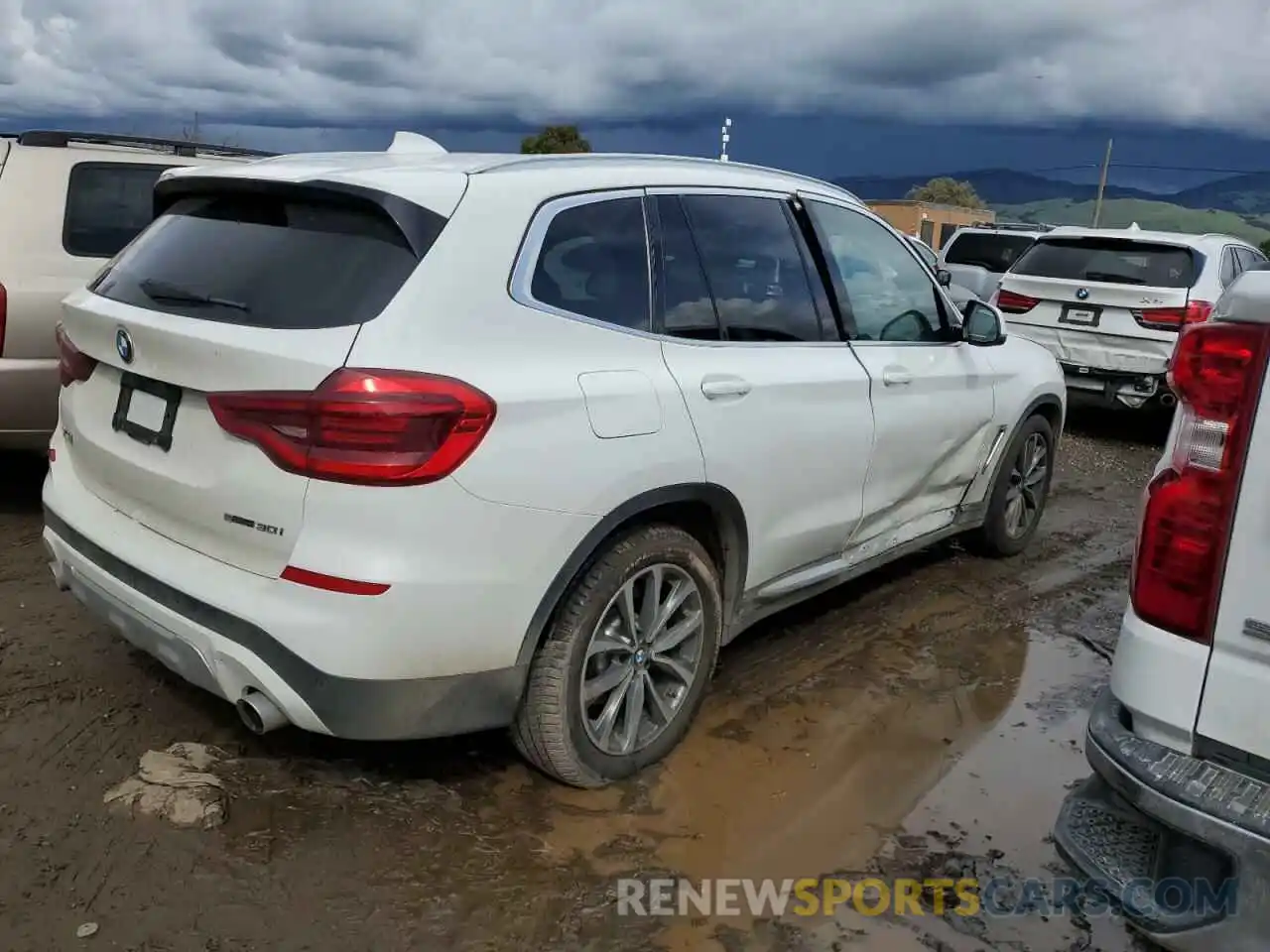 3 Photograph of a damaged car 5UXTR7C59KLE98429 BMW X3 2019