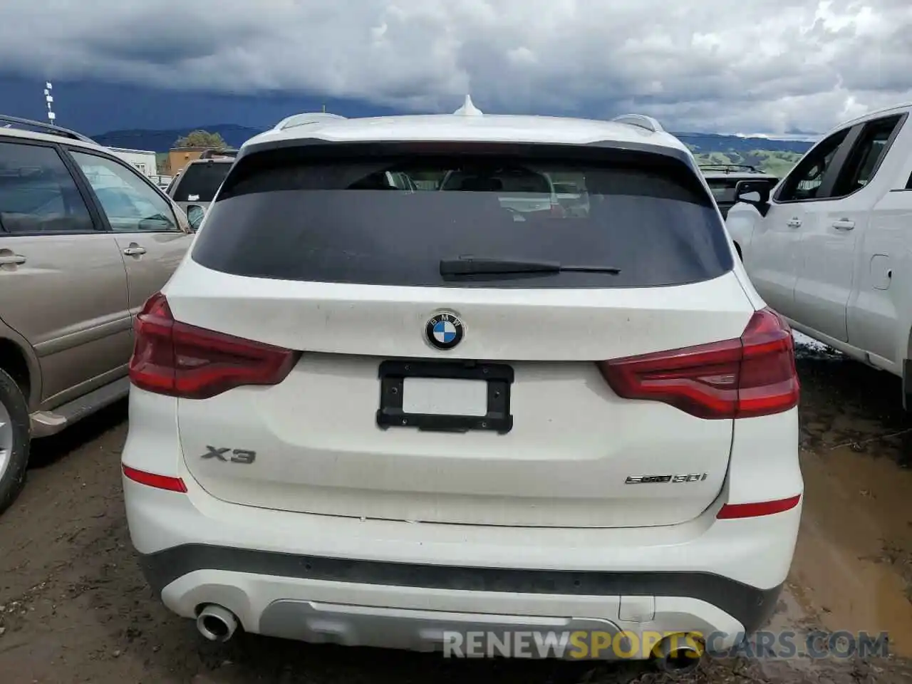 6 Photograph of a damaged car 5UXTR7C59KLE98429 BMW X3 2019