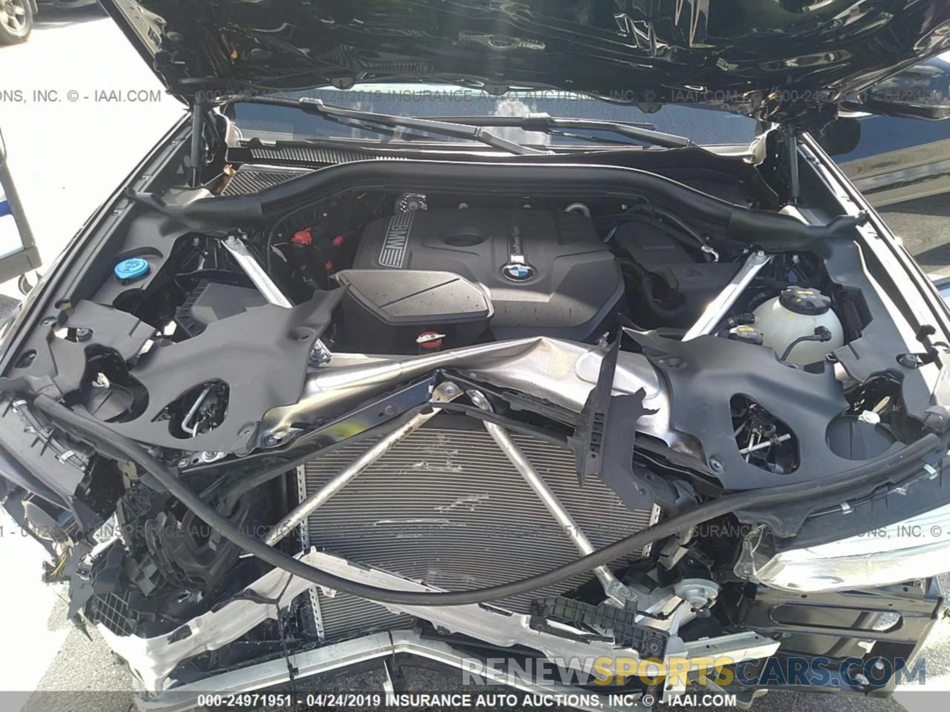 10 Photograph of a damaged car 5UXTR7C59KLF33129 BMW X3 2019