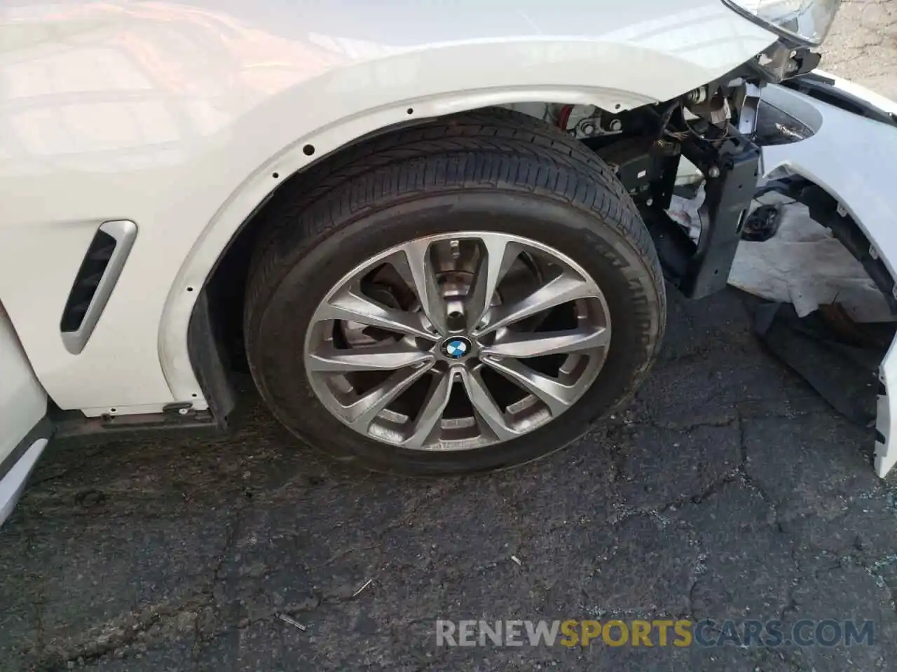 9 Photograph of a damaged car 5UXTR7C59KLF35396 BMW X3 2019