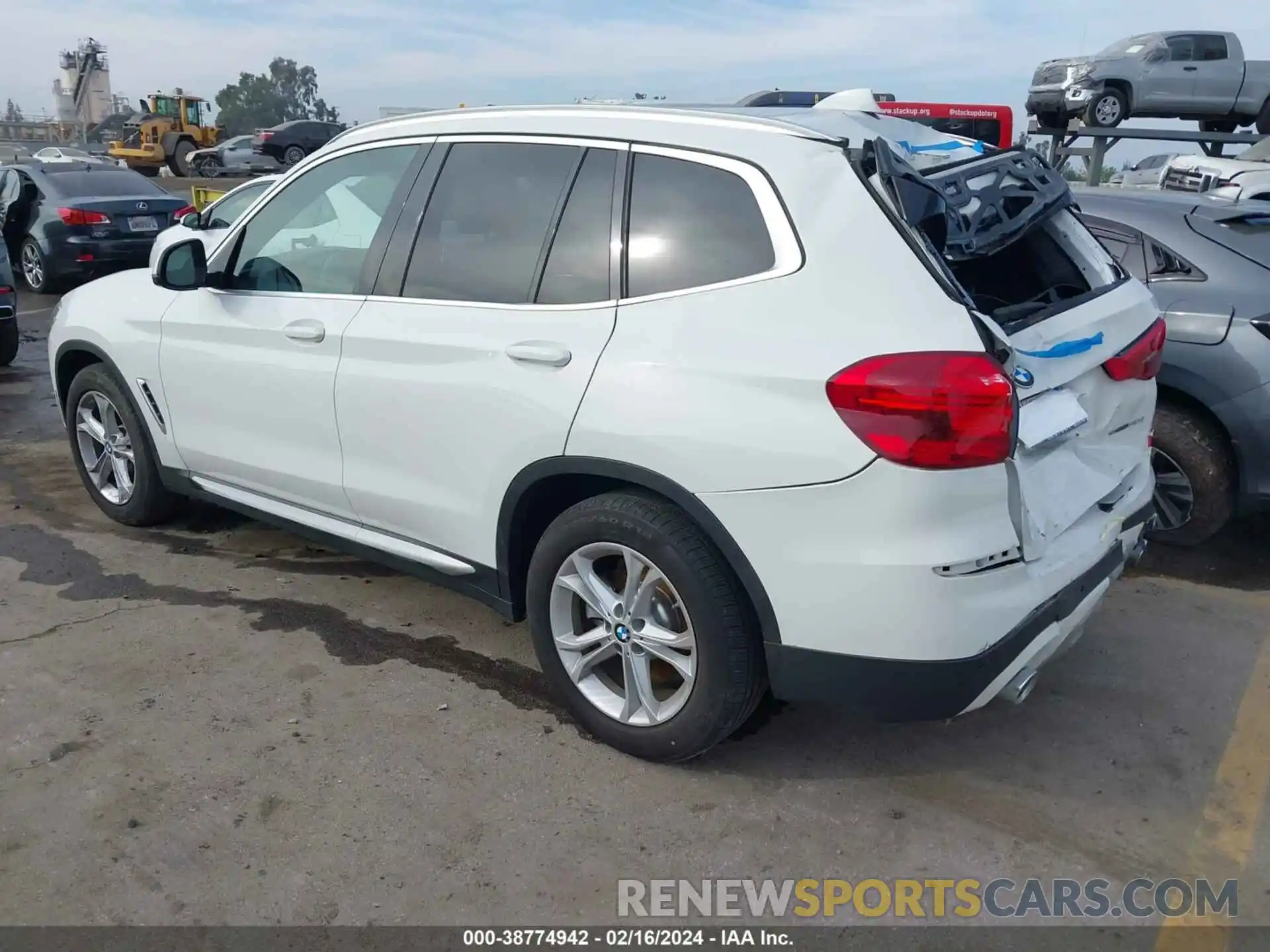 3 Photograph of a damaged car 5UXTR7C59KLR48819 BMW X3 2019