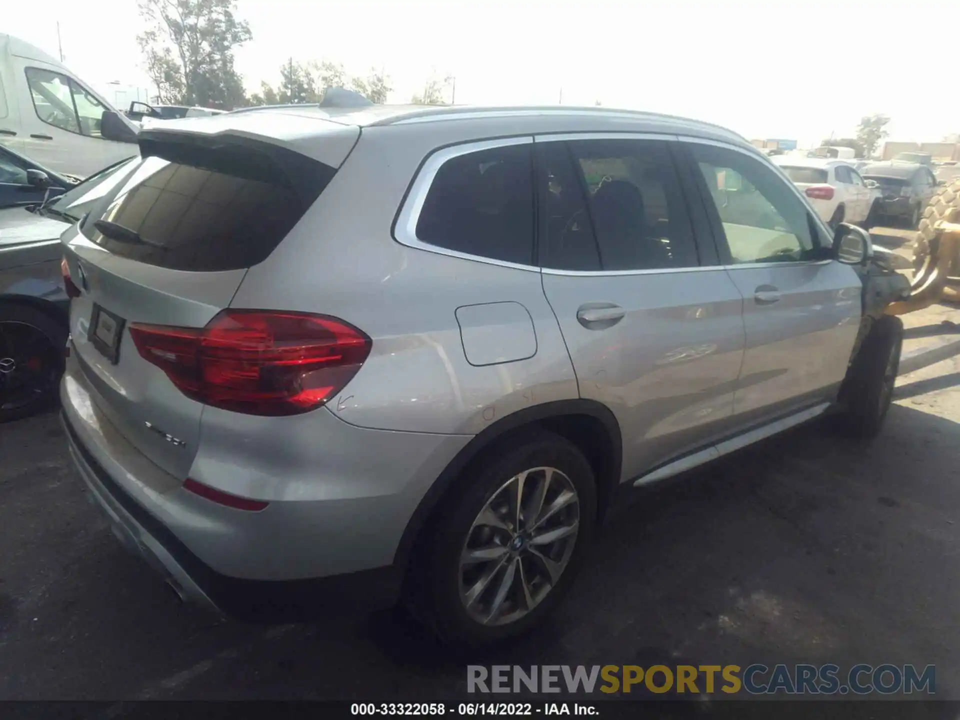 4 Фотография поврежденного автомобиля 5UXTR7C59KLR53678 BMW X3 2019