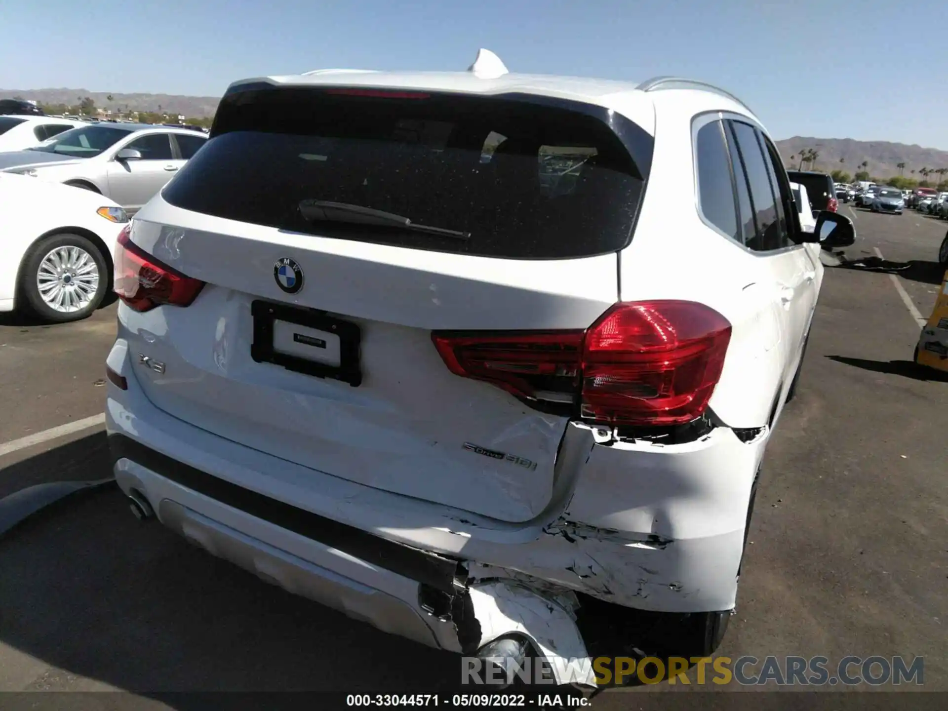 6 Photograph of a damaged car 5UXTR7C5XKLF26030 BMW X3 2019