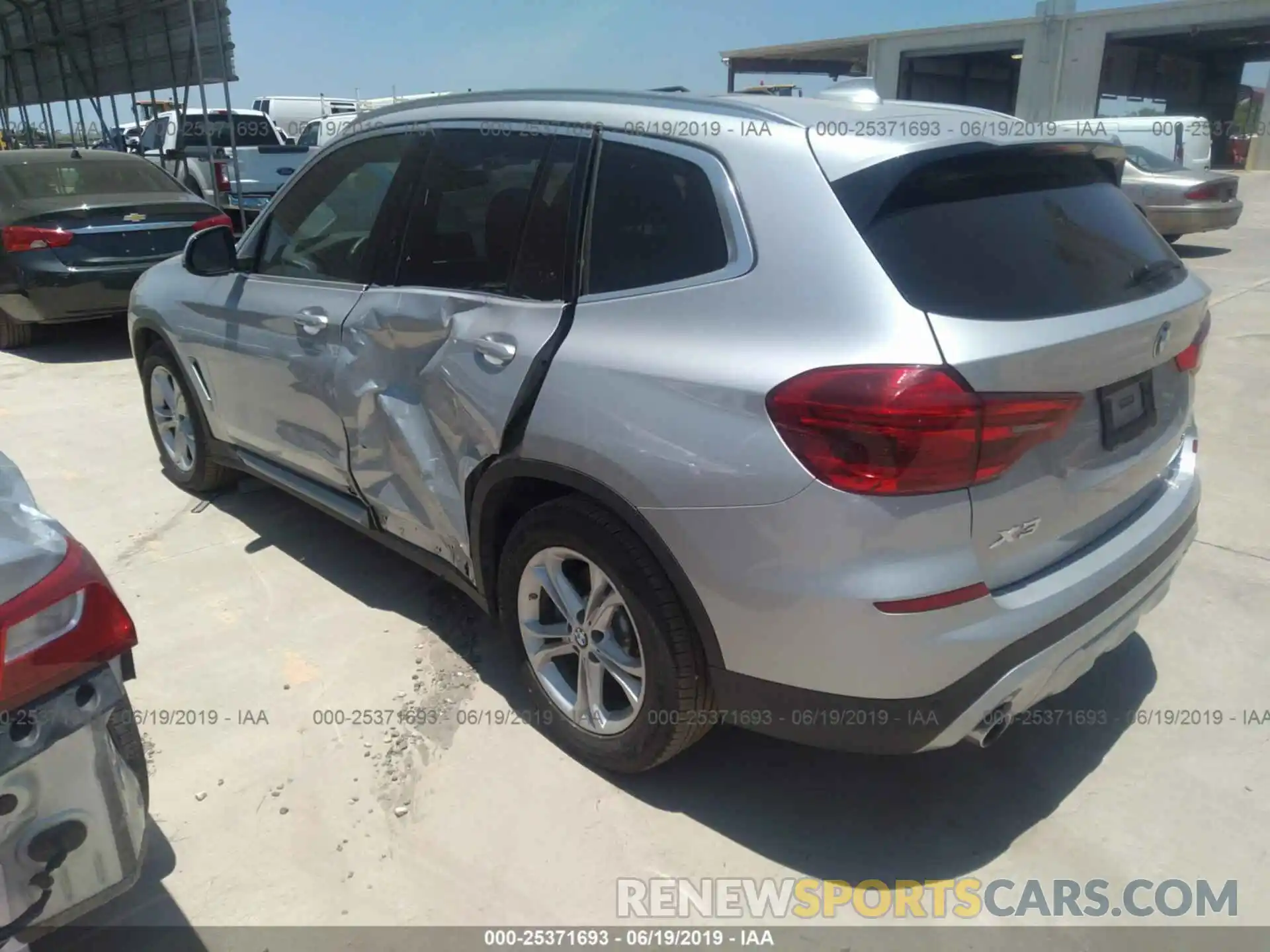 3 Photograph of a damaged car 5UXTR7C5XKLF27291 BMW X3 2019