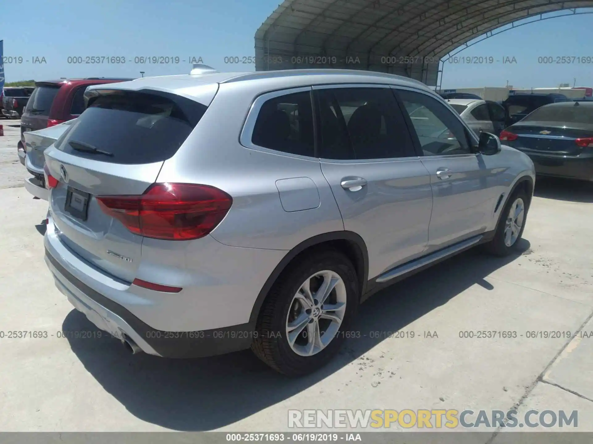 4 Фотография поврежденного автомобиля 5UXTR7C5XKLF27291 BMW X3 2019