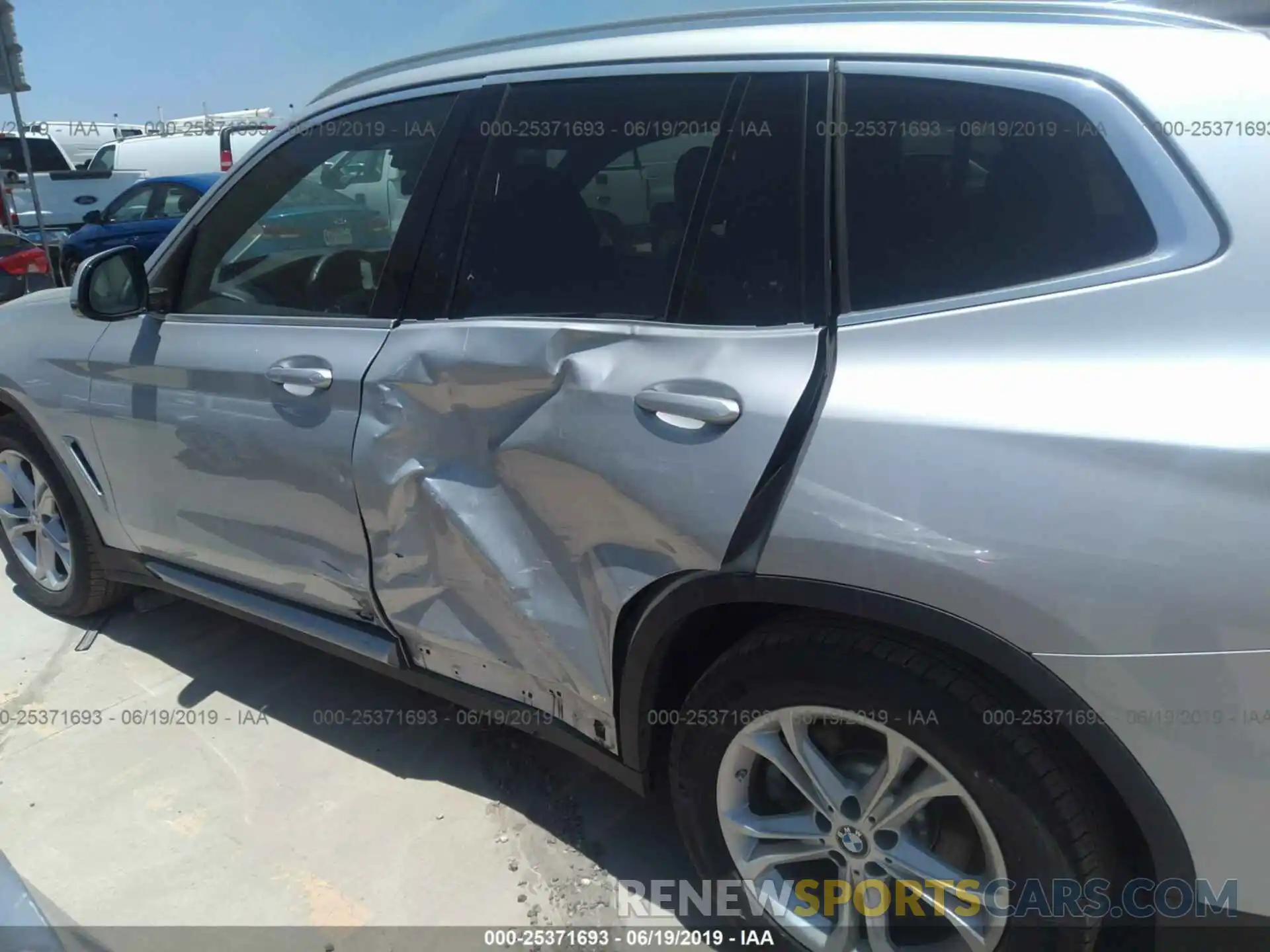 6 Photograph of a damaged car 5UXTR7C5XKLF27291 BMW X3 2019