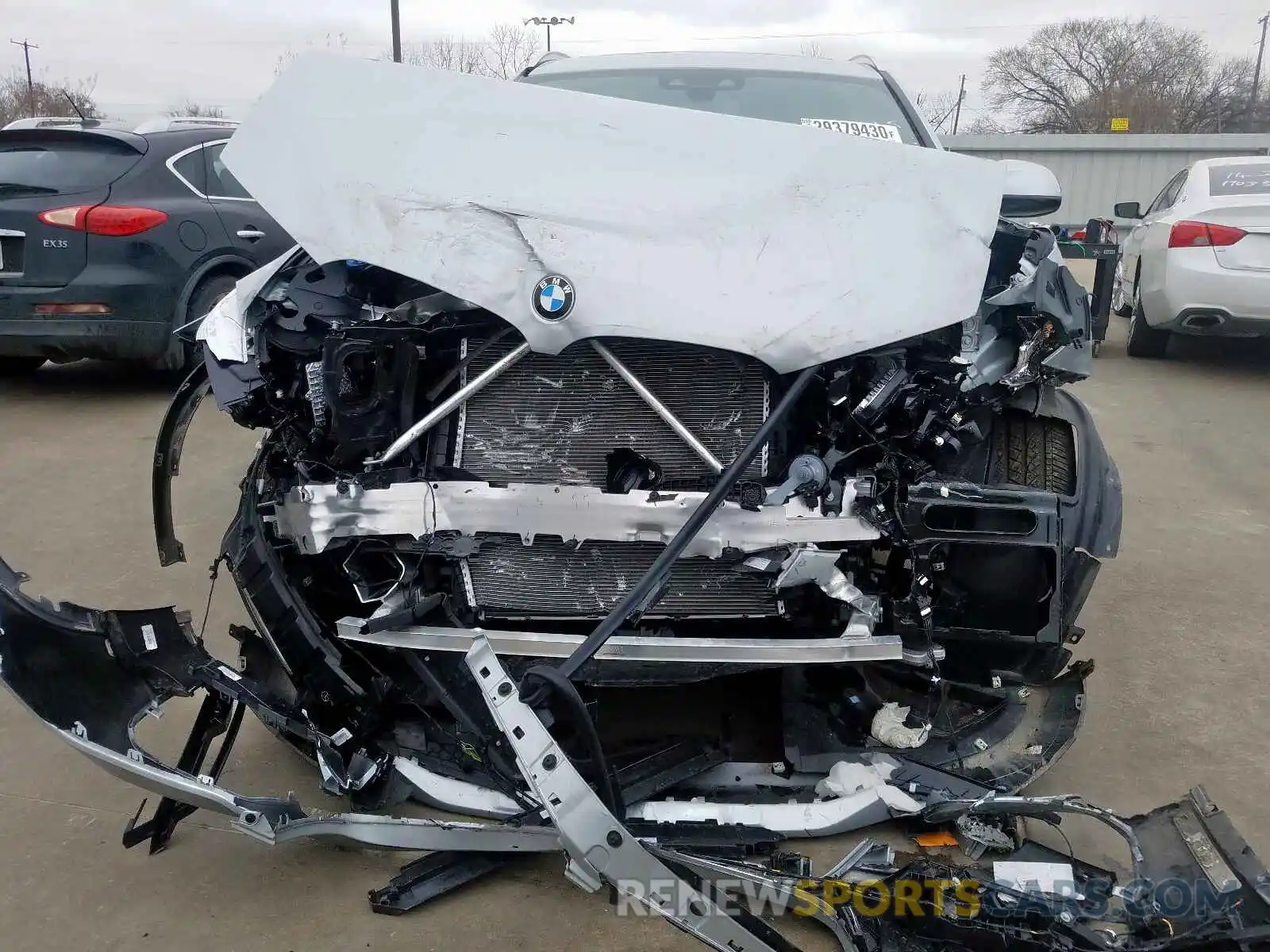 9 Photograph of a damaged car 5UXTR7C5XKLF30630 BMW X3 2019