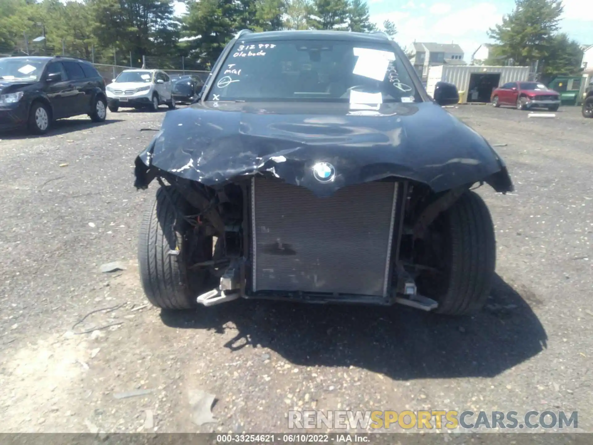 6 Photograph of a damaged car 5UXTR7C5XKLF31194 BMW X3 2019