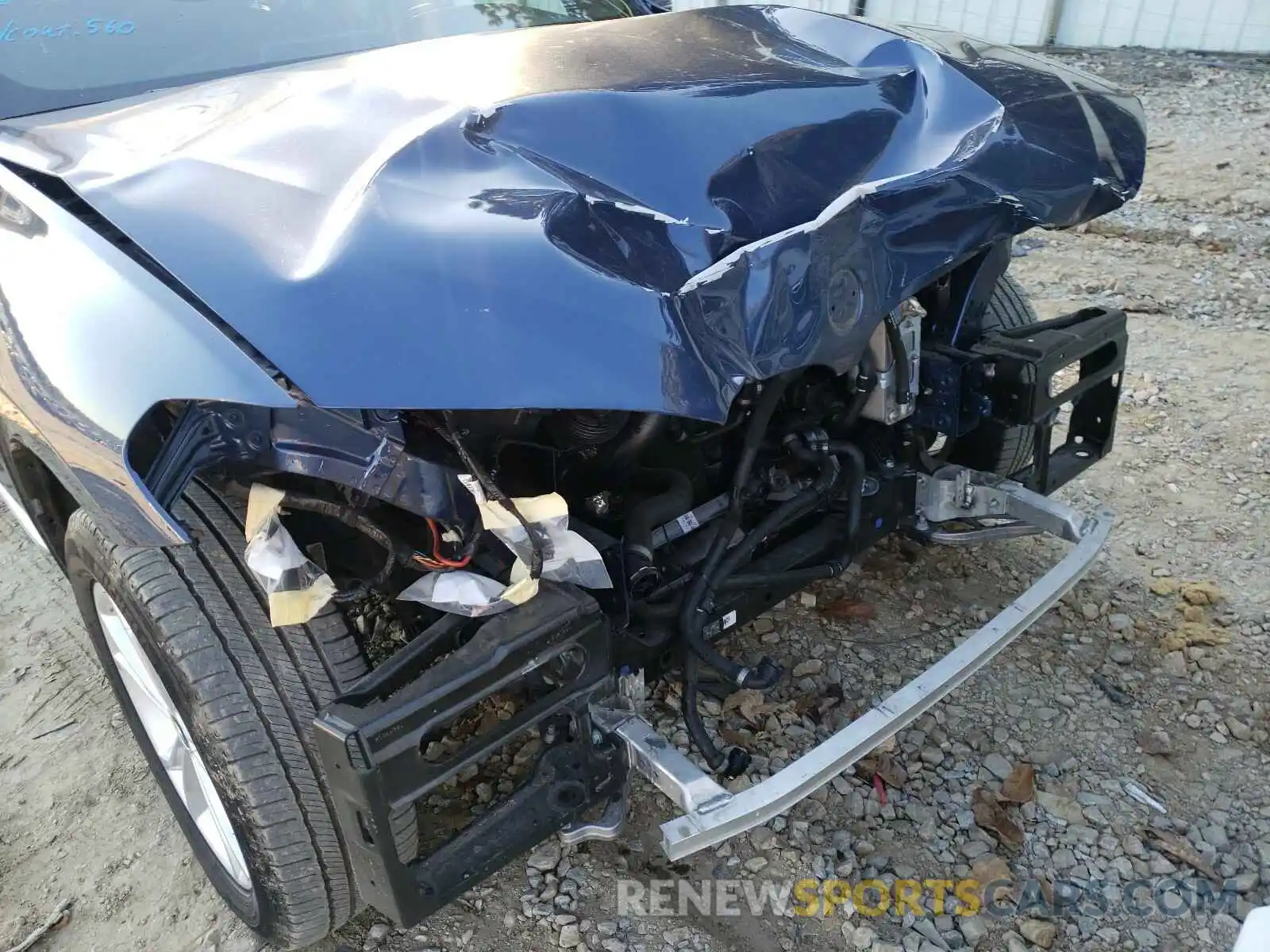 9 Photograph of a damaged car 5UXTR7C5XKLF32104 BMW X3 2019