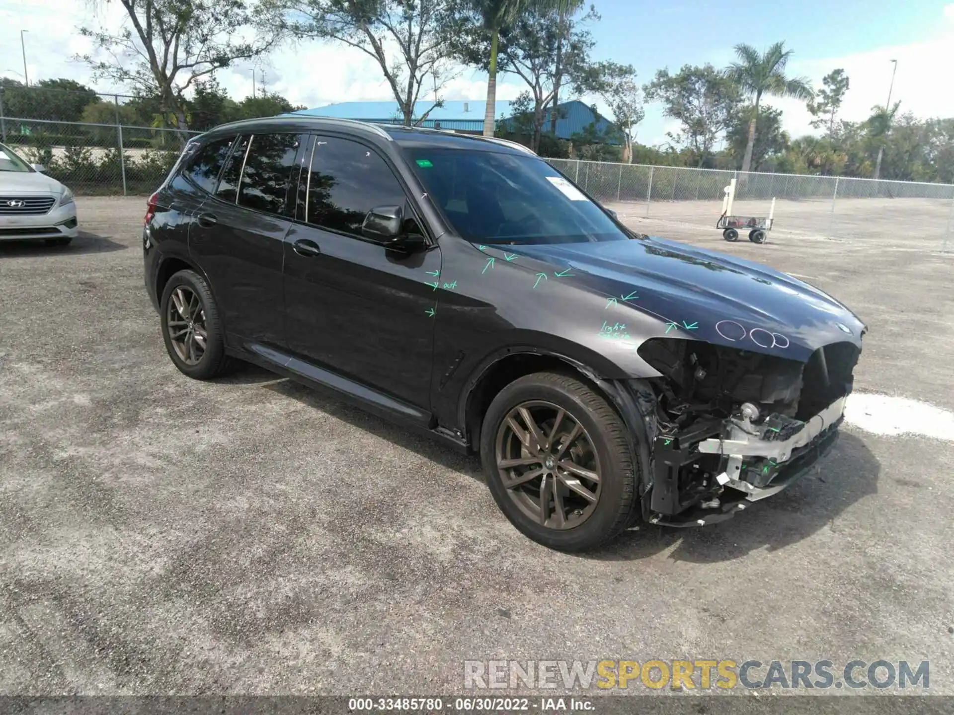 1 Photograph of a damaged car 5UXTR7C5XKLF33043 BMW X3 2019