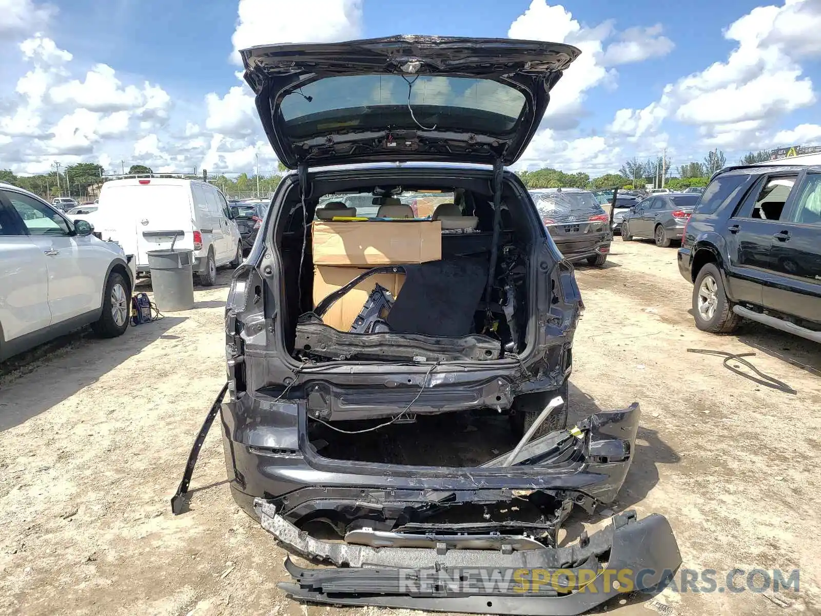 9 Photograph of a damaged car 5UXTR7C5XKLF33978 BMW X3 2019