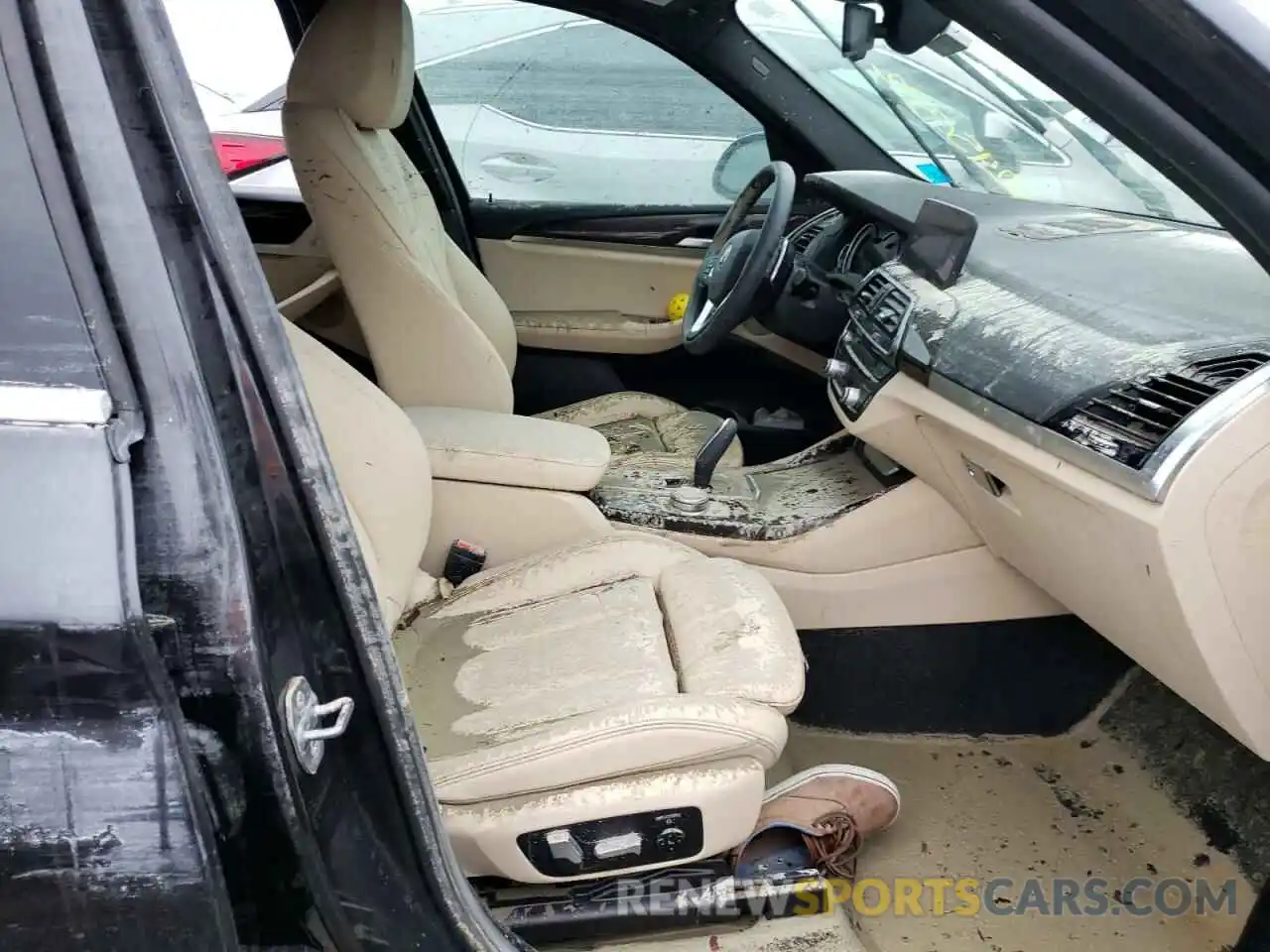 5 Photograph of a damaged car 5UXTR7C5XKLF36153 BMW X3 2019