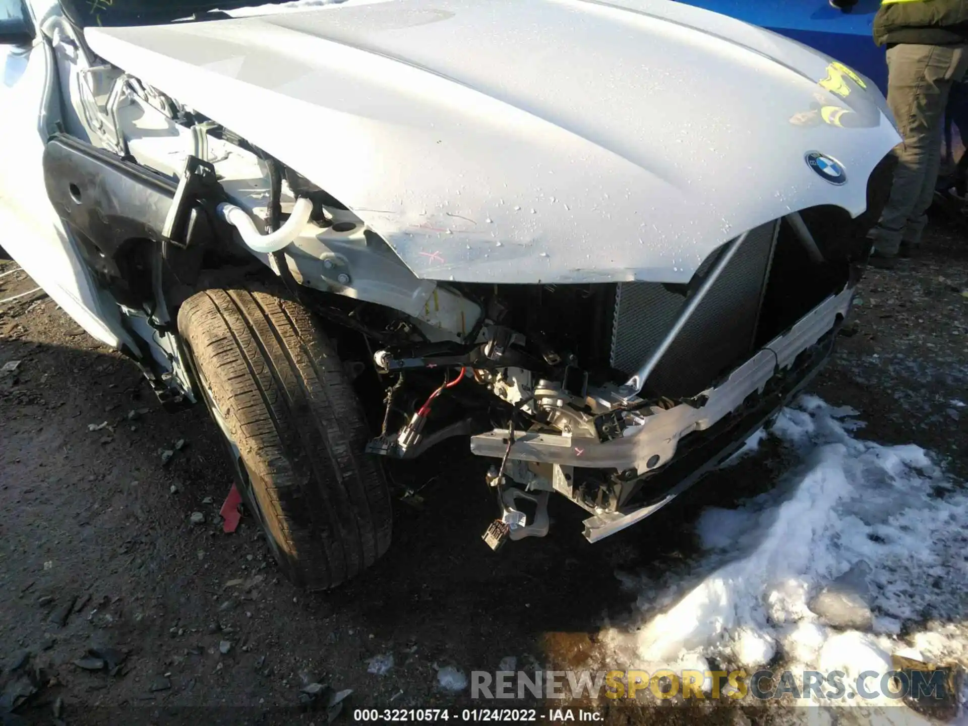 6 Photograph of a damaged car 5UXTR7C5XKLF37335 BMW X3 2019