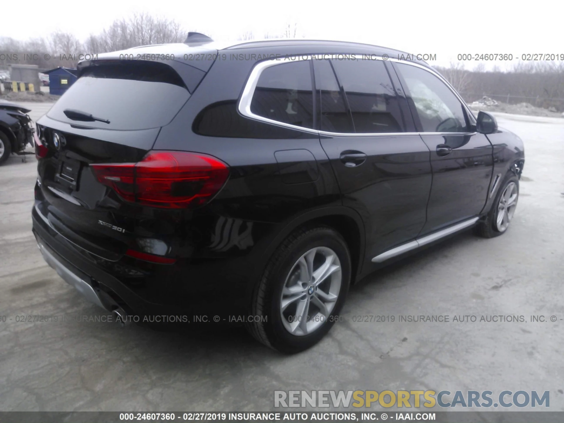 4 Photograph of a damaged car 5UXTR9C50KLD91426 BMW X3 2019