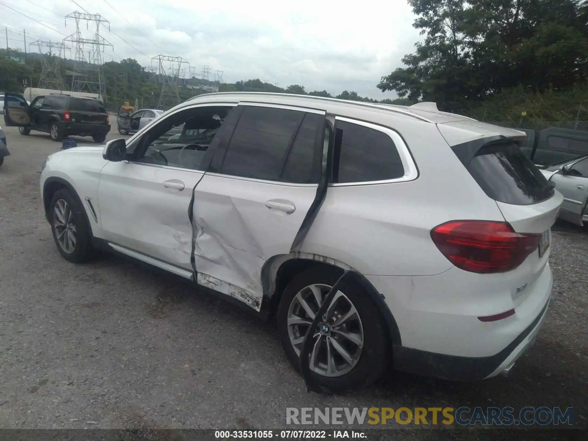 3 Photograph of a damaged car 5UXTR9C50KLD92494 BMW X3 2019