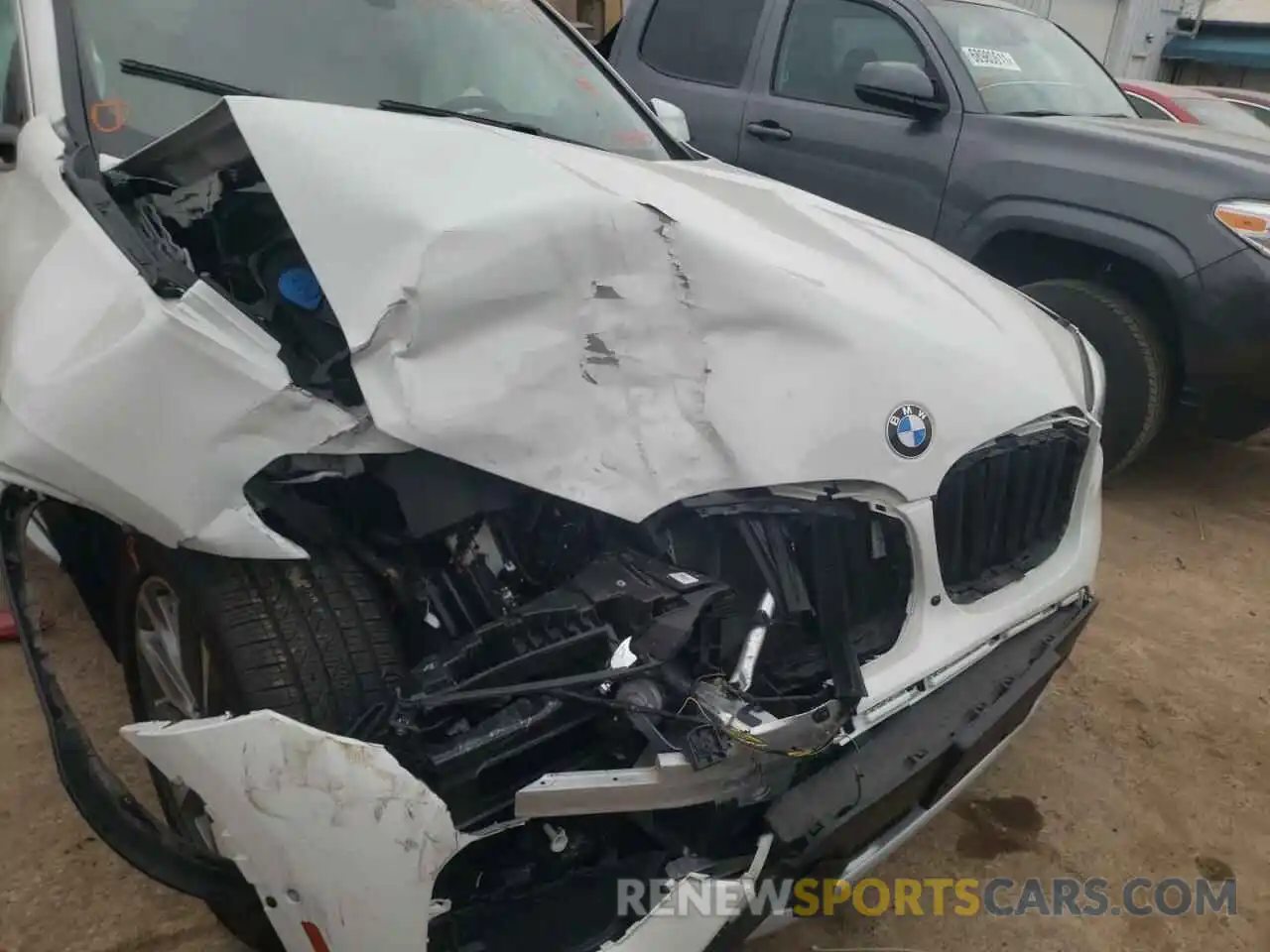 9 Photograph of a damaged car 5UXTR9C50KLD94570 BMW X3 2019