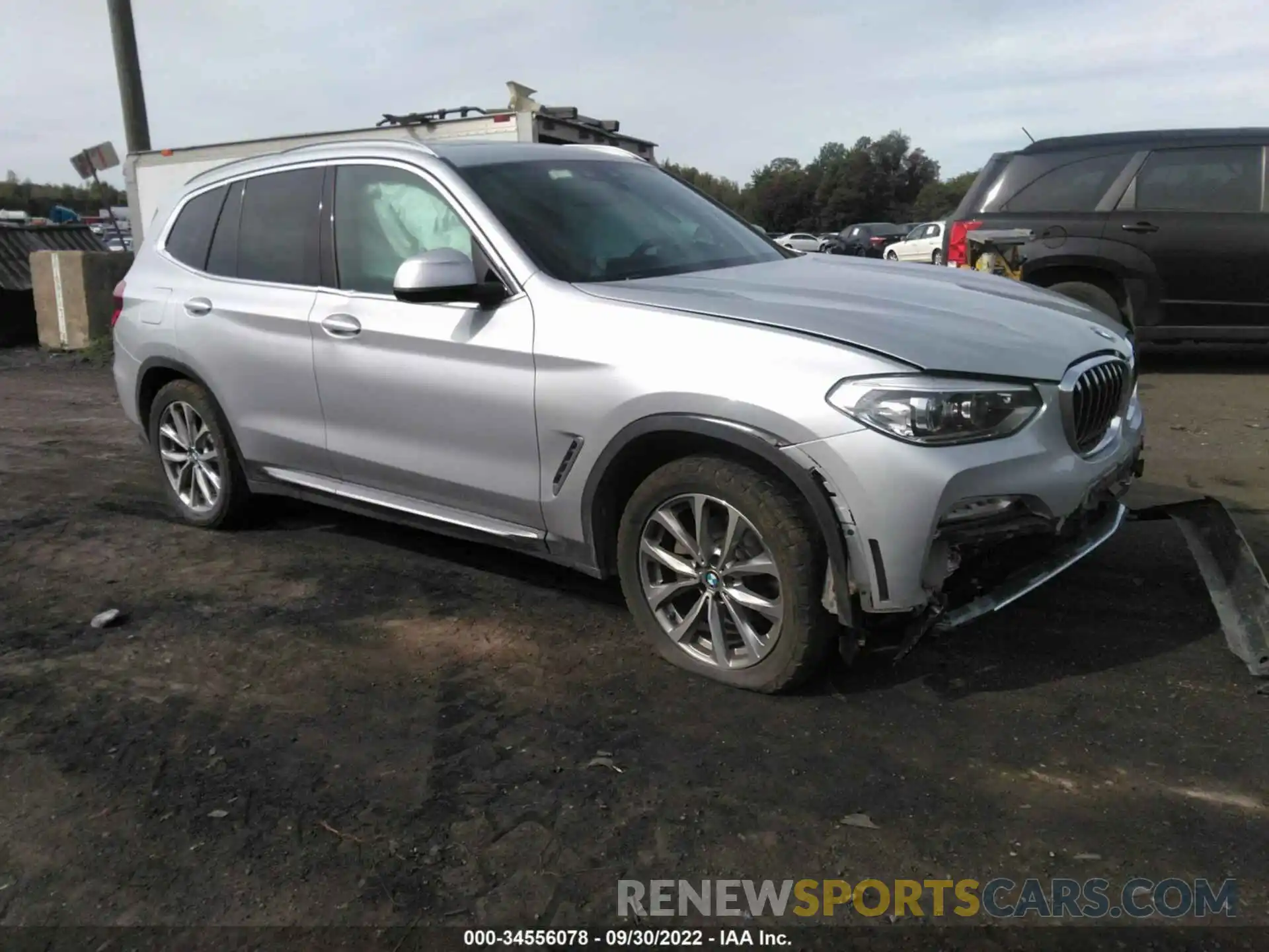 1 Photograph of a damaged car 5UXTR9C50KLE13067 BMW X3 2019