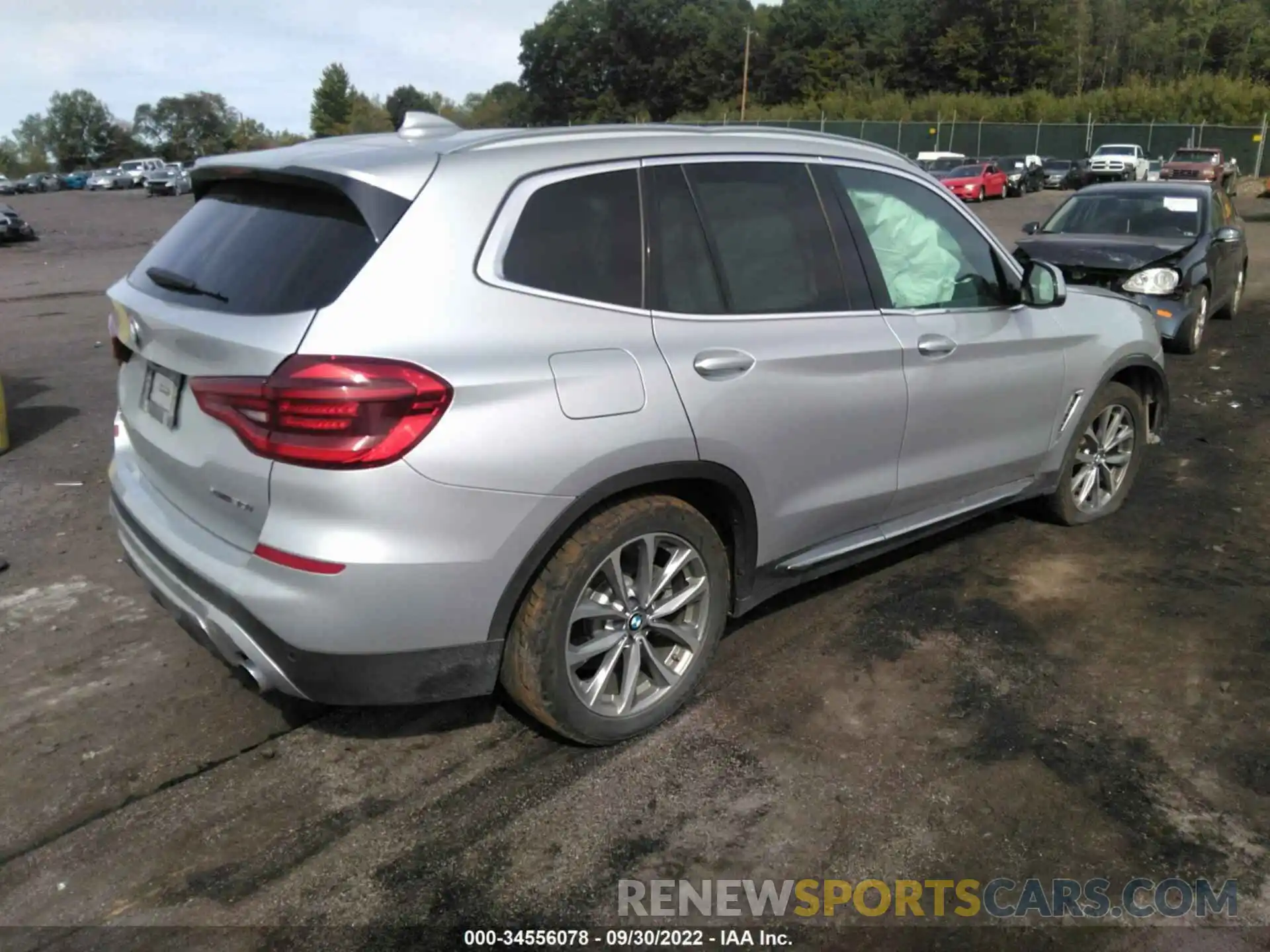 4 Photograph of a damaged car 5UXTR9C50KLE13067 BMW X3 2019