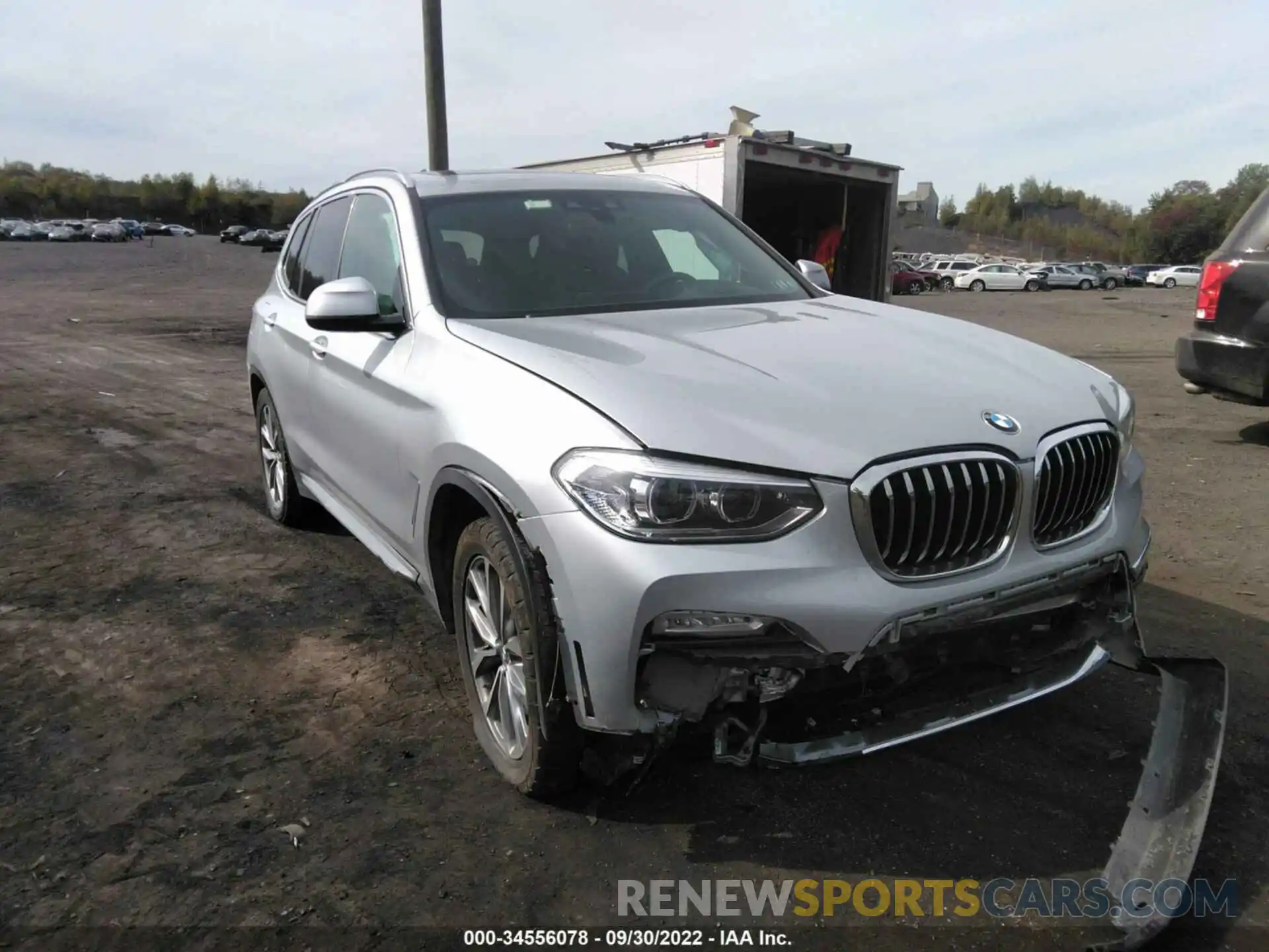 6 Photograph of a damaged car 5UXTR9C50KLE13067 BMW X3 2019